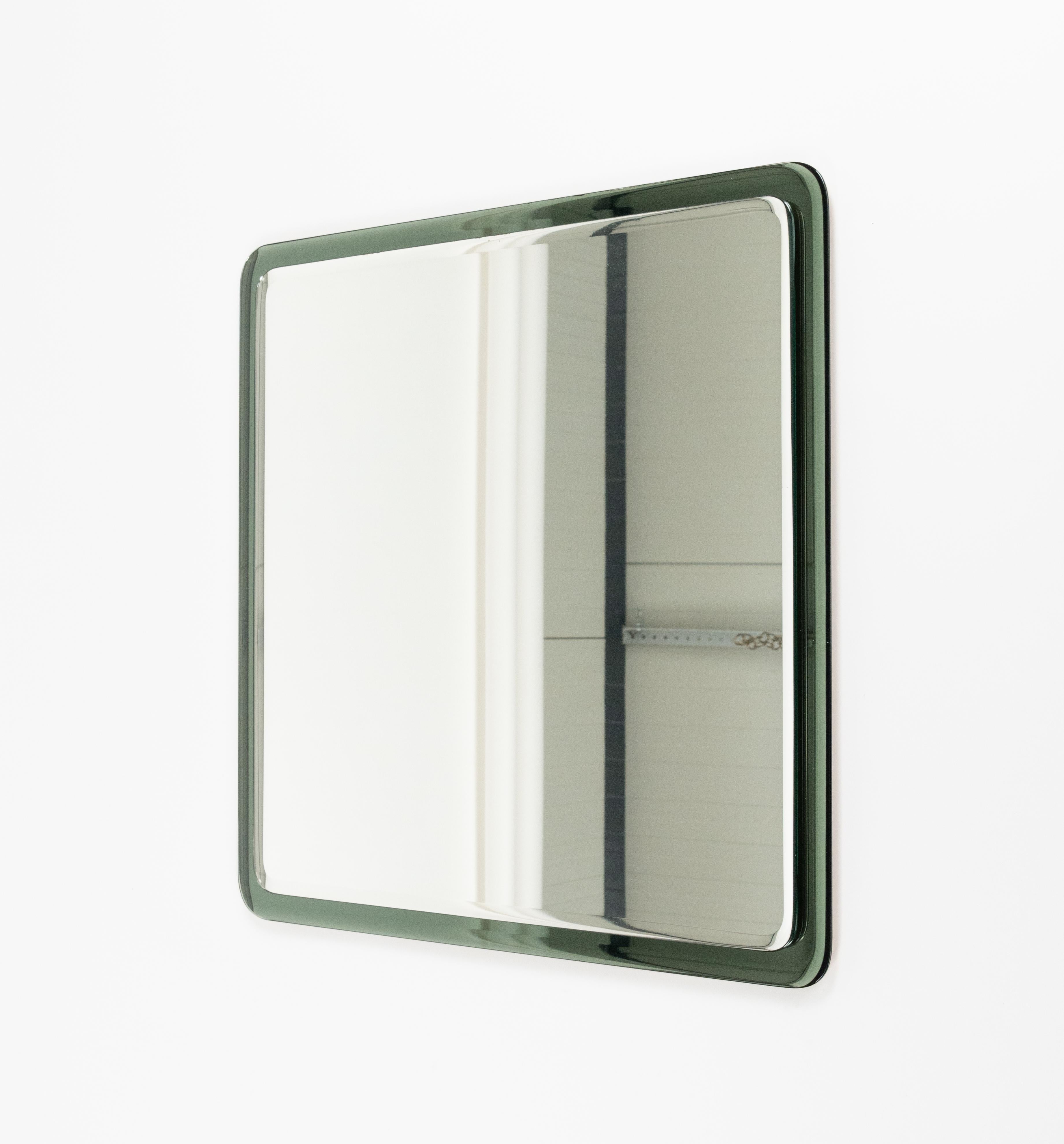Specchio da parete quadrato del Medioevo con cornice verde di Cristal Arte, Italia anni '70 in vendita 4