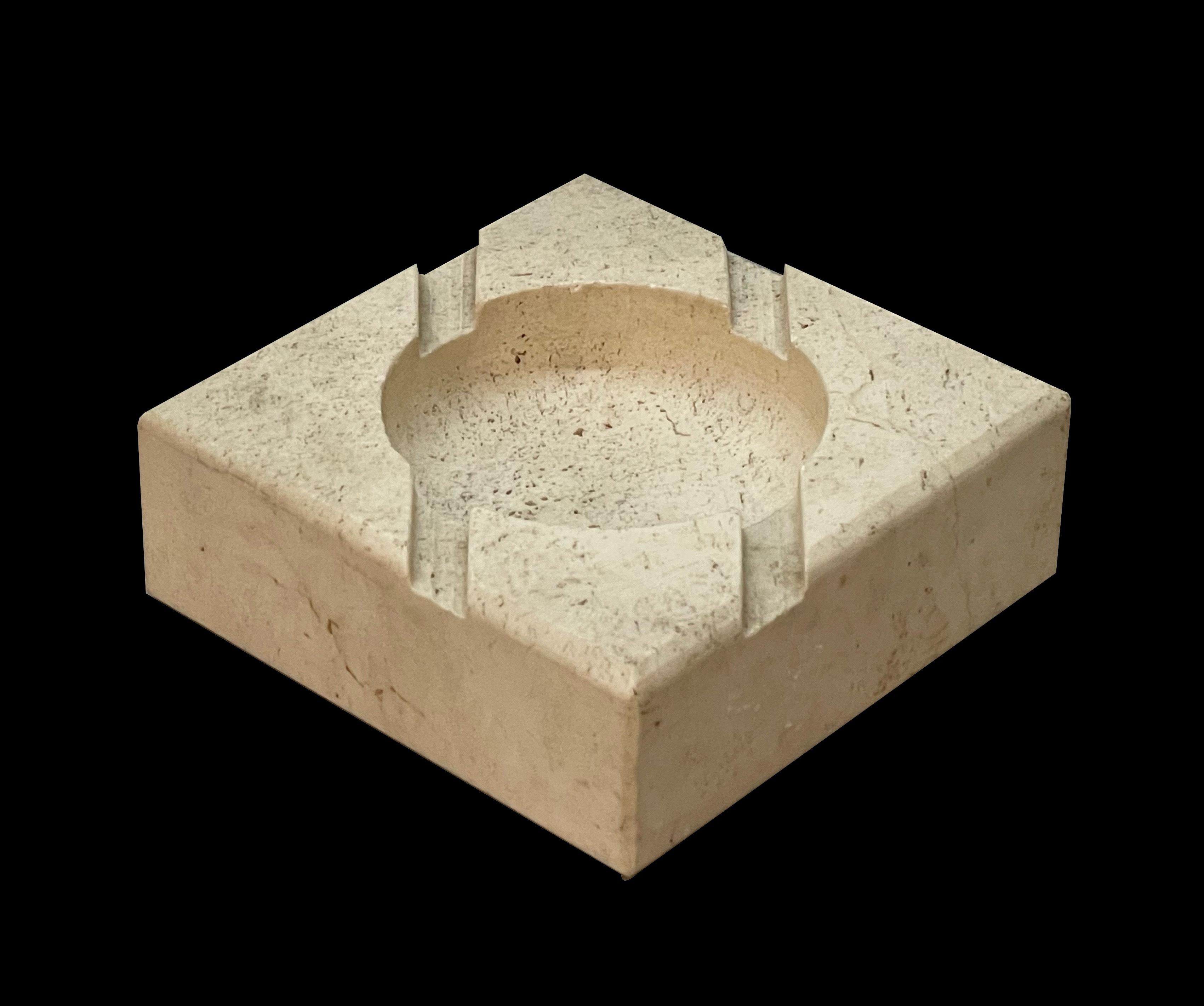 Midcentury Squared White Travertine Marble Italian Ashtray After Mannelli, 1970s For Sale 1