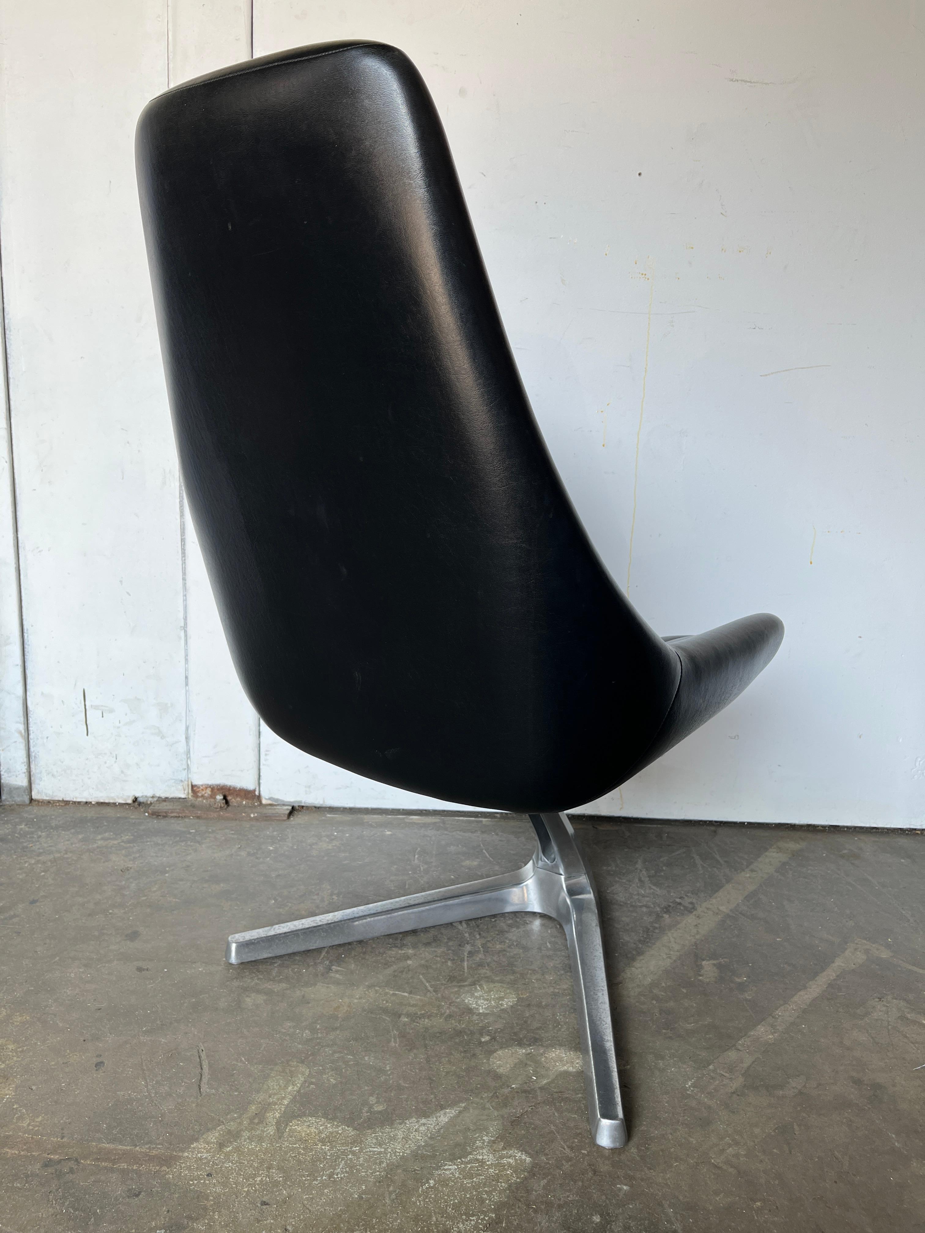 Midcentury 'Star Trek' Sculpta Swivel Chairs by Chromcraft (two available) 3
