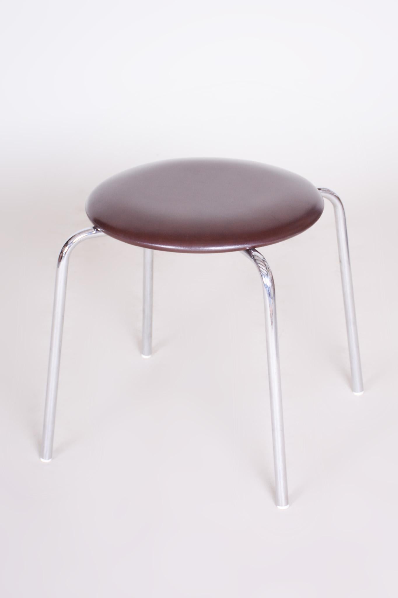 Midcentury Steel and Leatherette Stools, 1960s, Original Condition In Good Condition For Sale In Horomerice, CZ