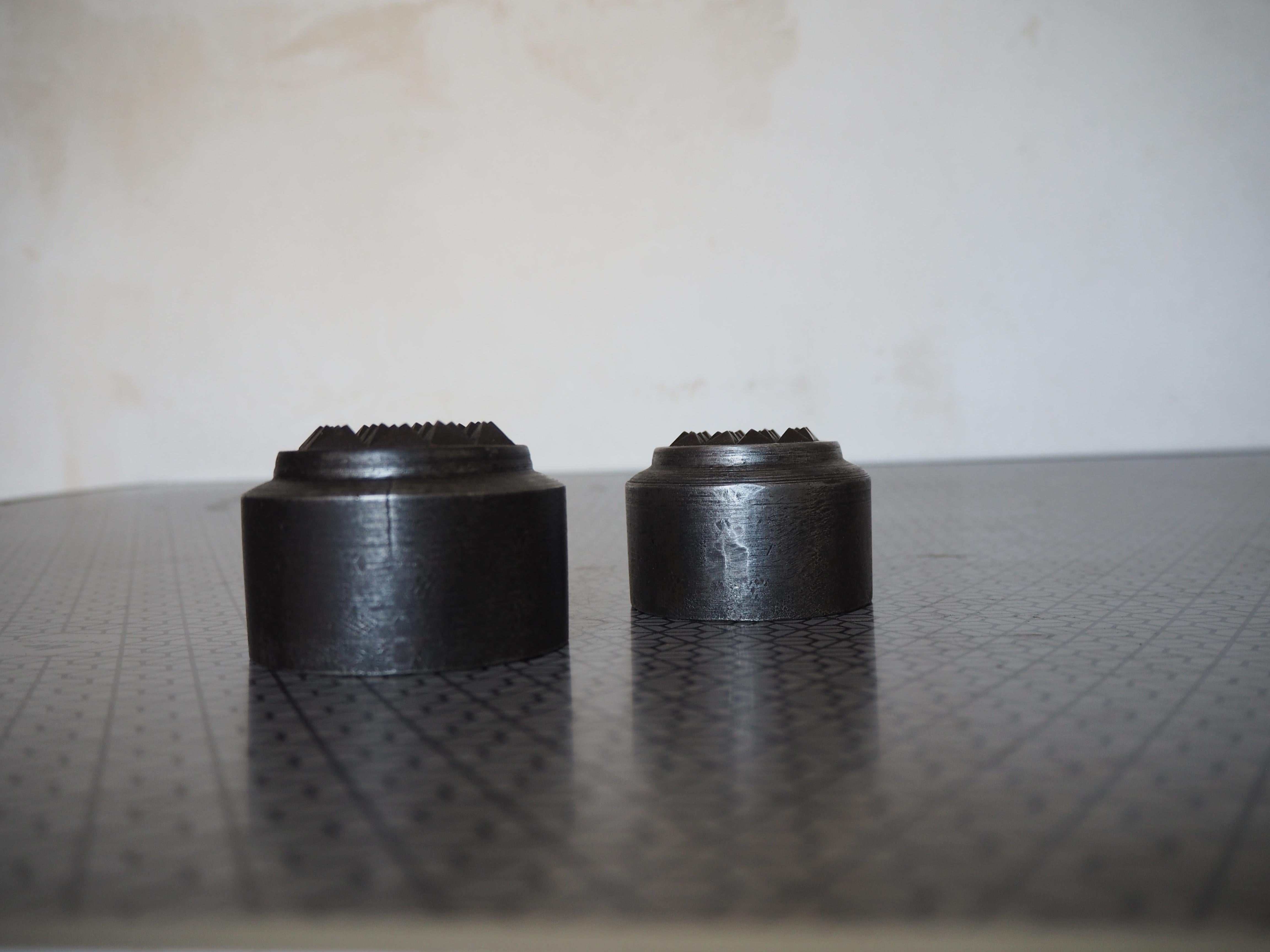 Stahl-Briefbeschwerer aus der Jahrhundertmitte, Europa, 1950er Jahre im Angebot 3