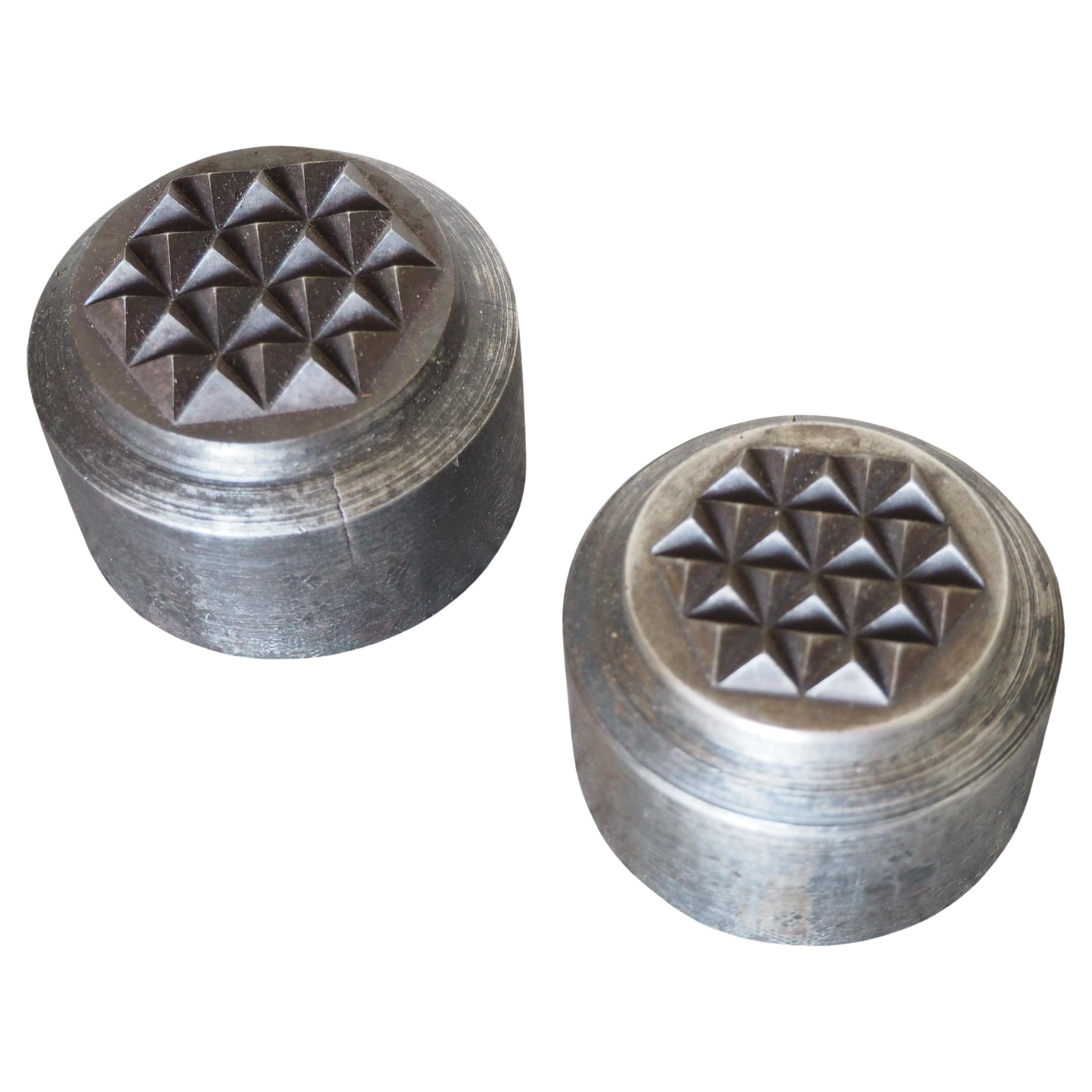 Stahl-Briefbeschwerer aus der Jahrhundertmitte, Europa, 1950er Jahre