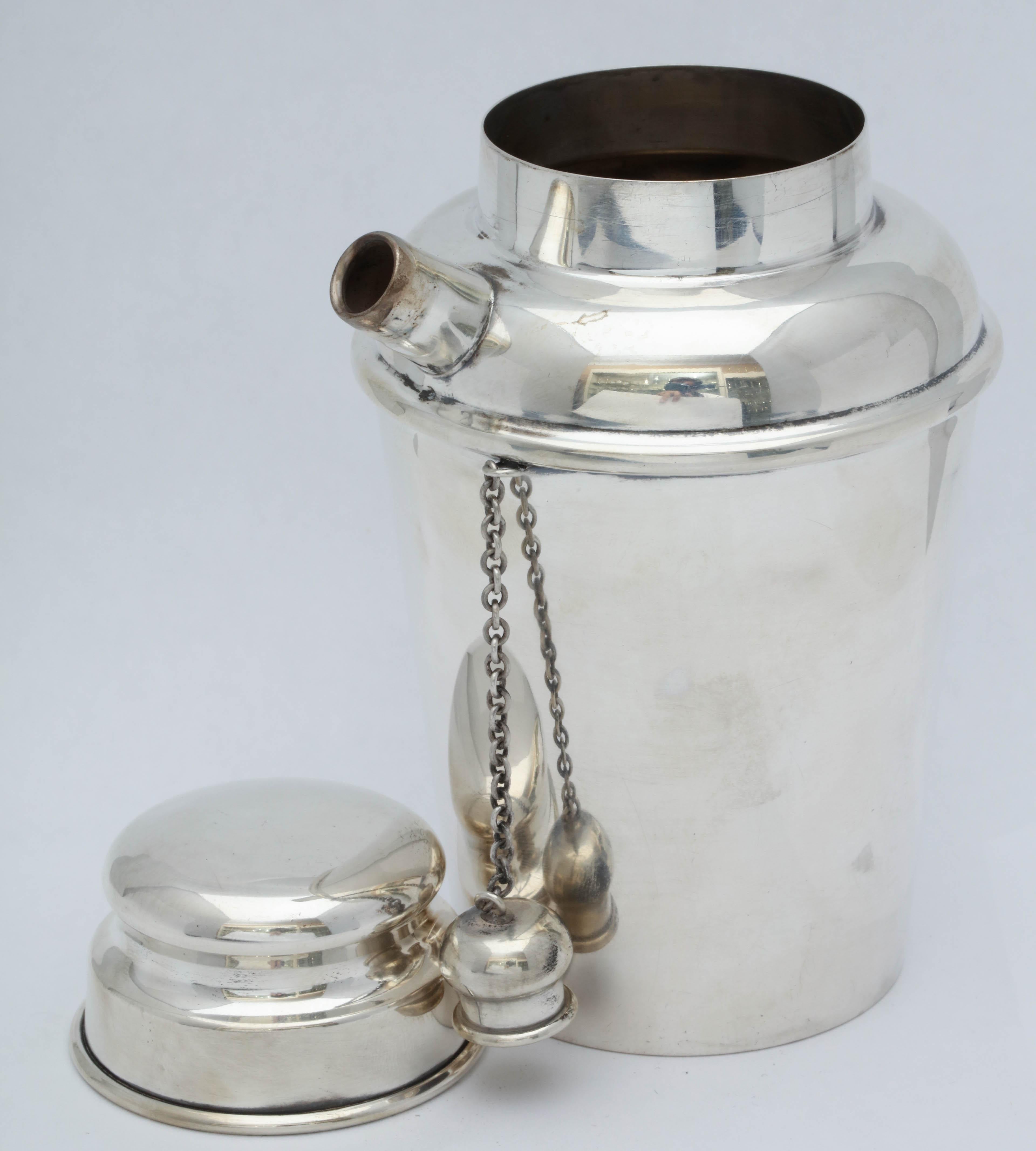 Midcentury Sterling Silver Cocktail Shaker In Good Condition In New York, NY
