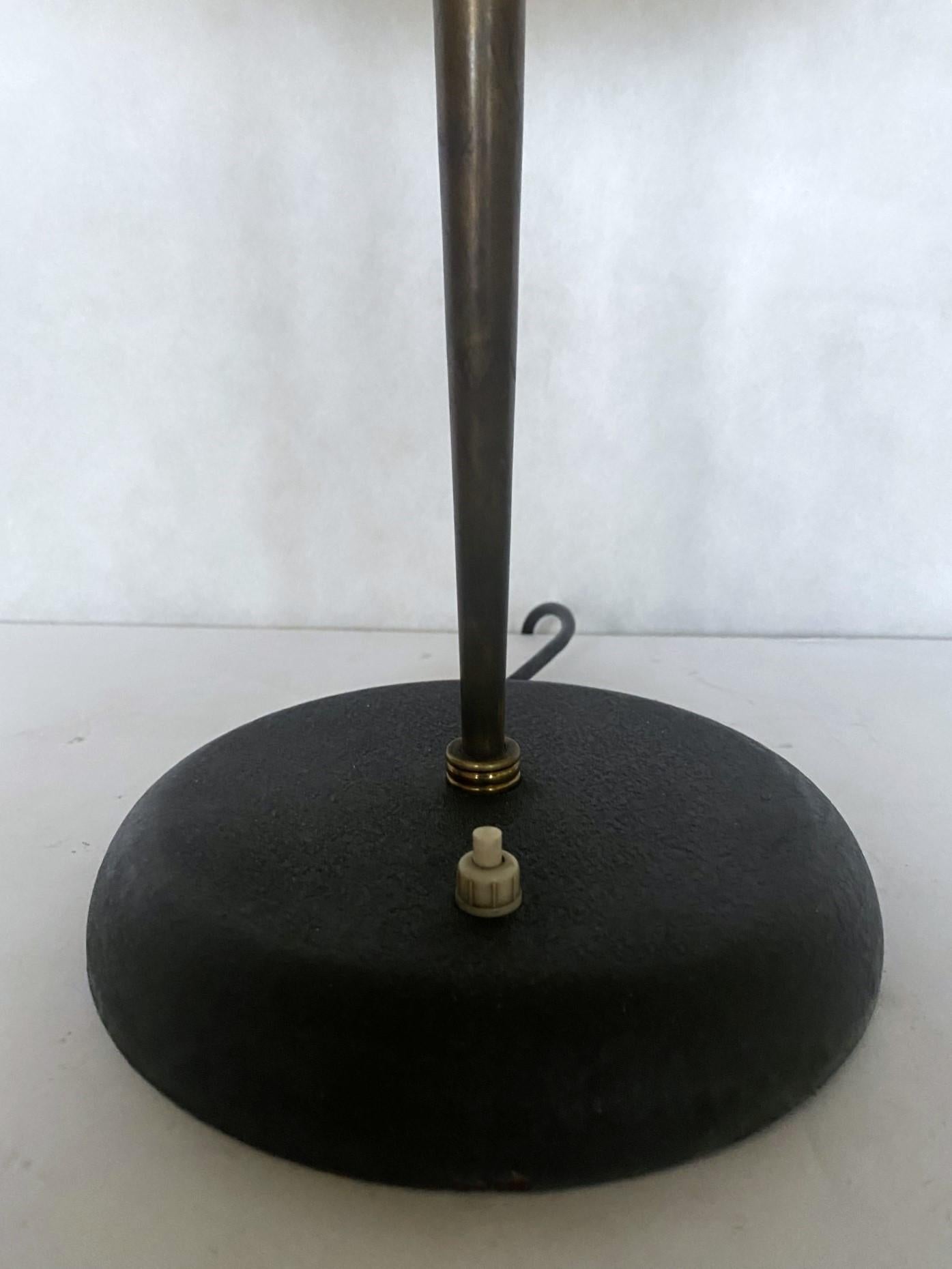 Midcentury Stilnovo Desk or Table Lamp Brass Black Enameled Metal, Iataly, 1950s For Sale 5