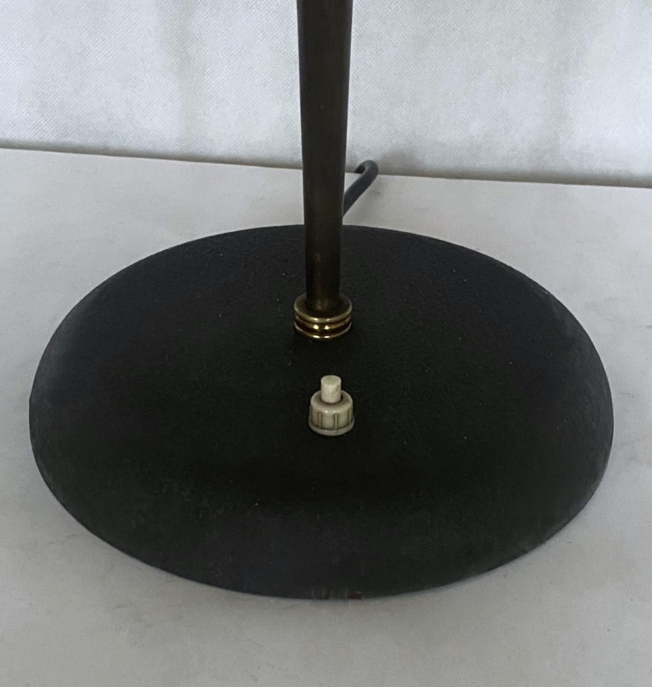 Midcentury Stilnovo Desk or Table Lamp Brass Black Enameled Metal, Iataly, 1950s For Sale 6