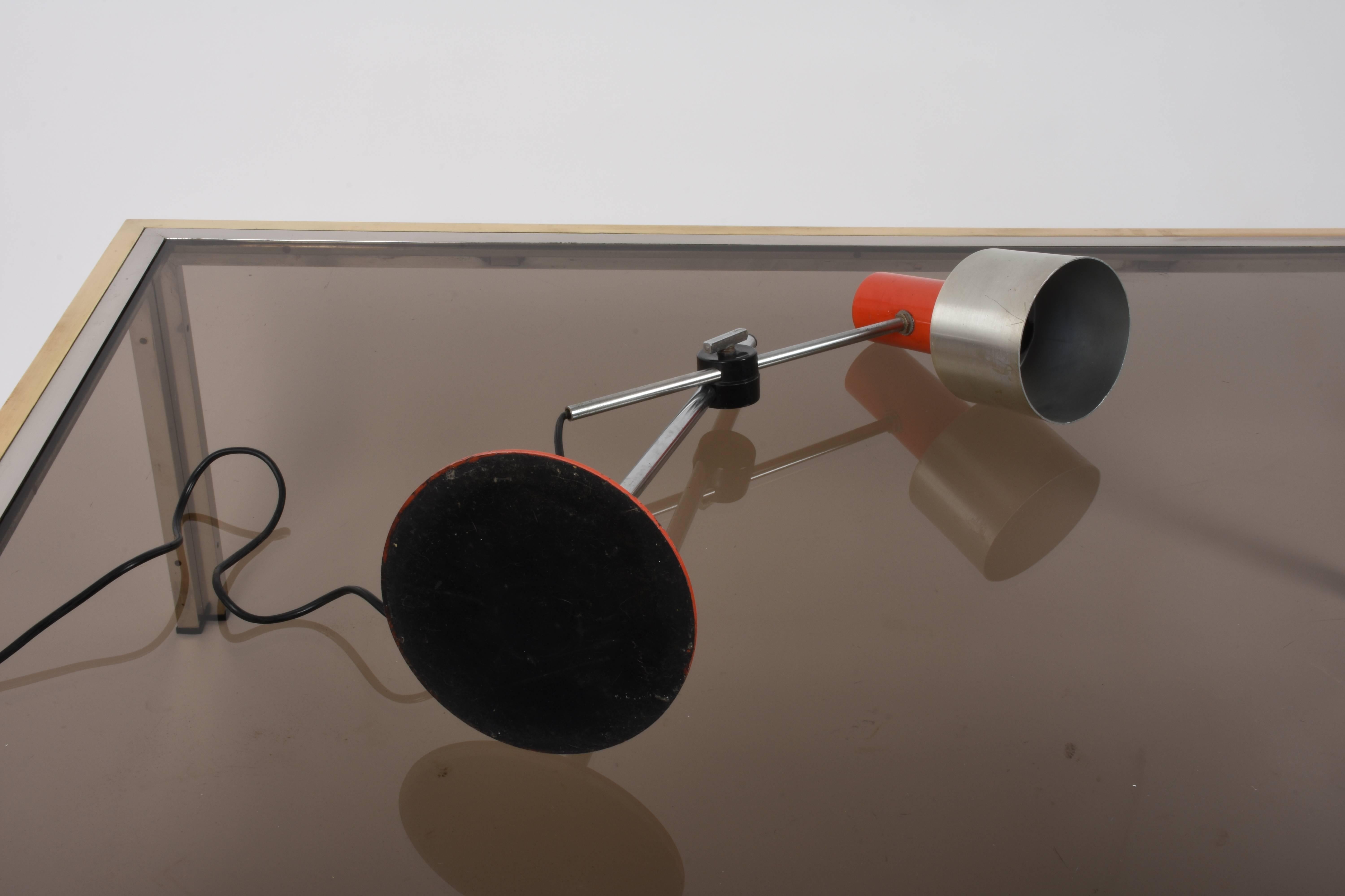Midcentury Stilnovo Orange Metal and Aluminium Adjustable Table Lamp, 1960s For Sale 3