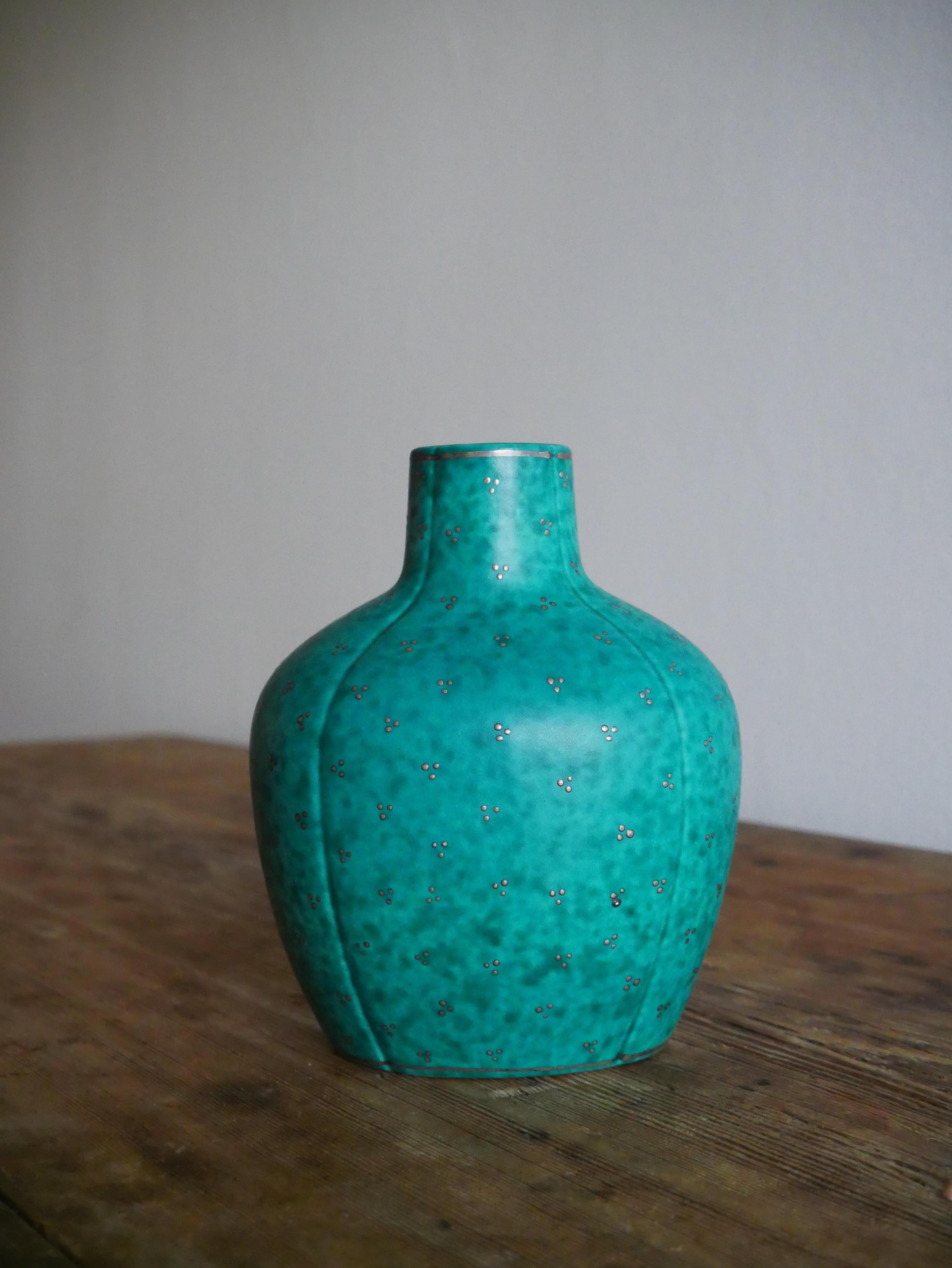 Midcentury Stoneware “Argenta” Vase by Wilhelm Kåge, Gustavsberg, Sweden, 1930s For Sale 4