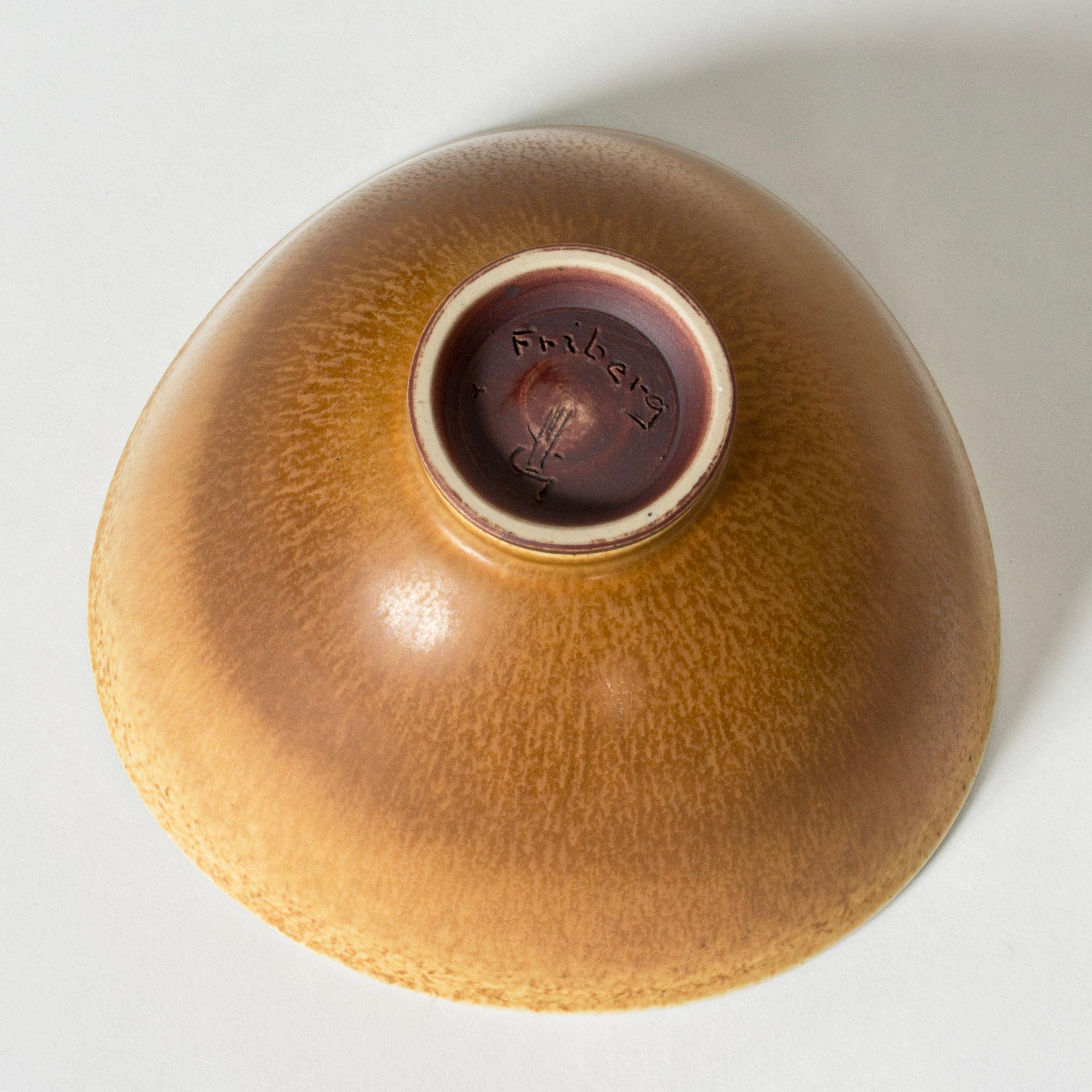 Midcentury Stoneware Bowl by Berndt Friberg, Gustavsberg, Sweden, 1950s In Good Condition For Sale In Stockholm, SE