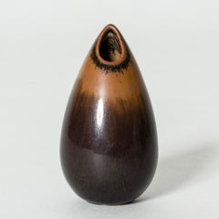 Vase „Gnurgla“ aus Steingut aus der Mitte des Jahrhunderts von Stig Lindberg, Gustavsberg, Schweden, 1950er Jahre