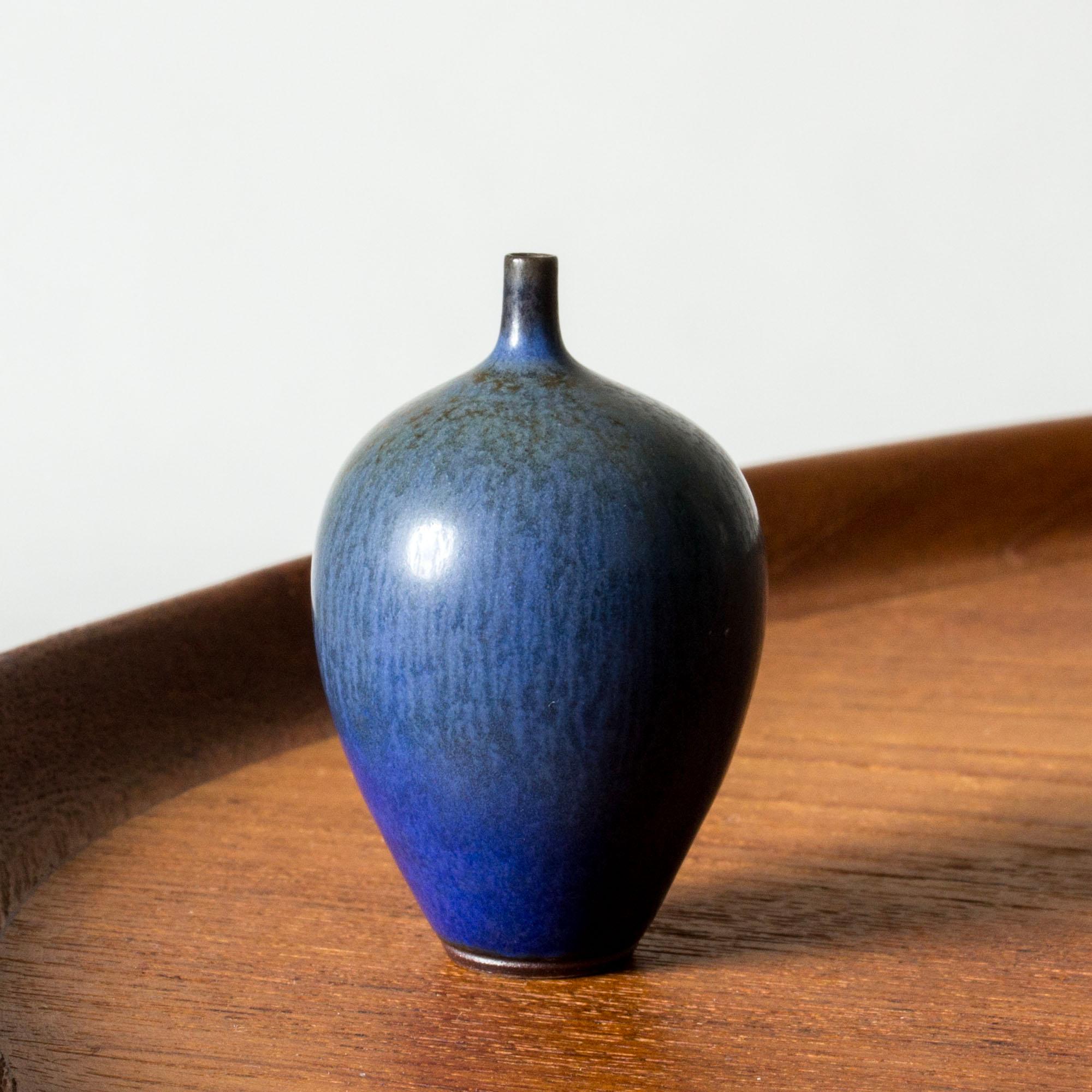 Scandinavian Modern Midcentury Stoneware Miniature Vase, Berndt Friberg, Gustavsberg, Sweden, 1950s