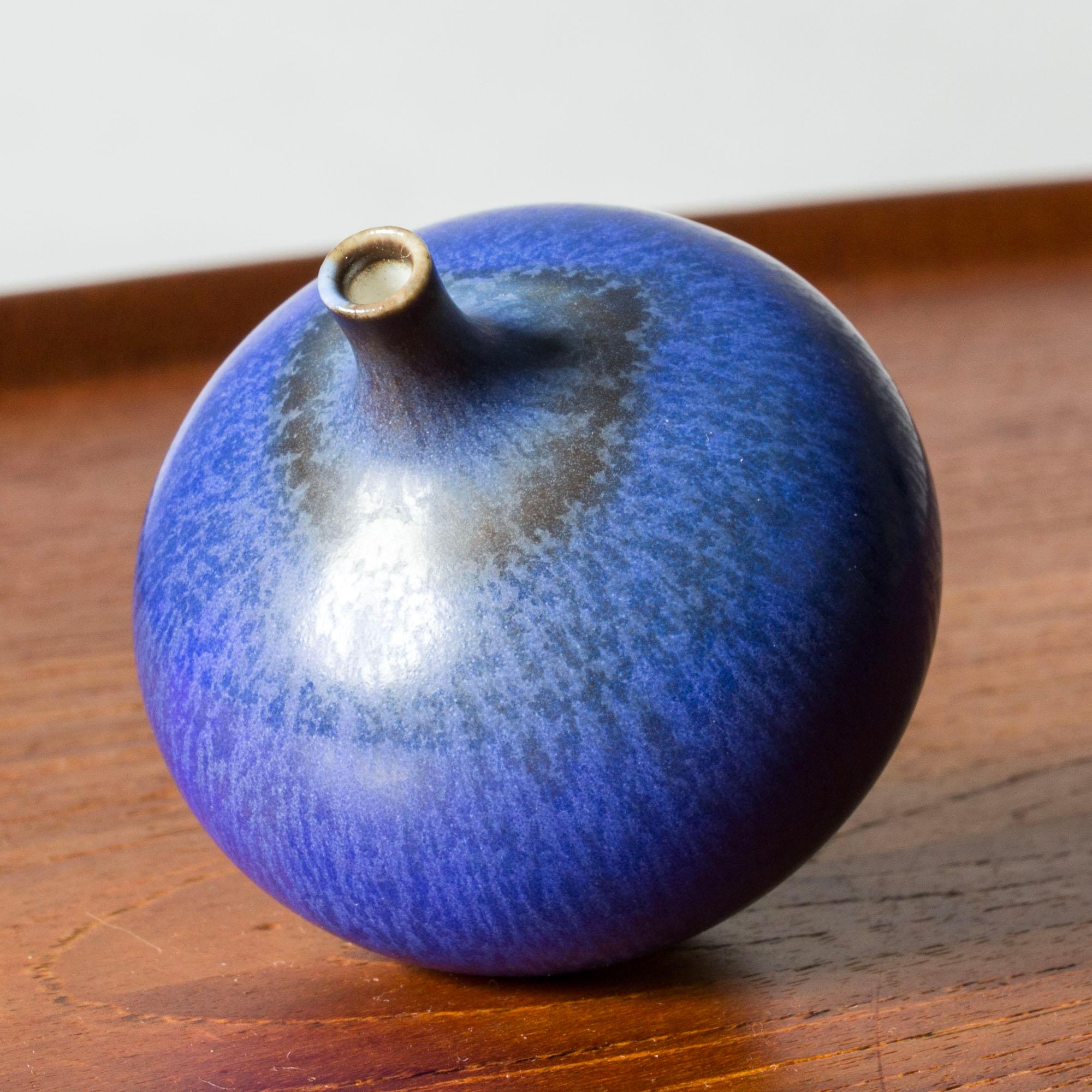 Swedish Midcentury Stoneware Miniature Vase, Berndt Friberg, Gustavsberg, Sweden, 1950s For Sale
