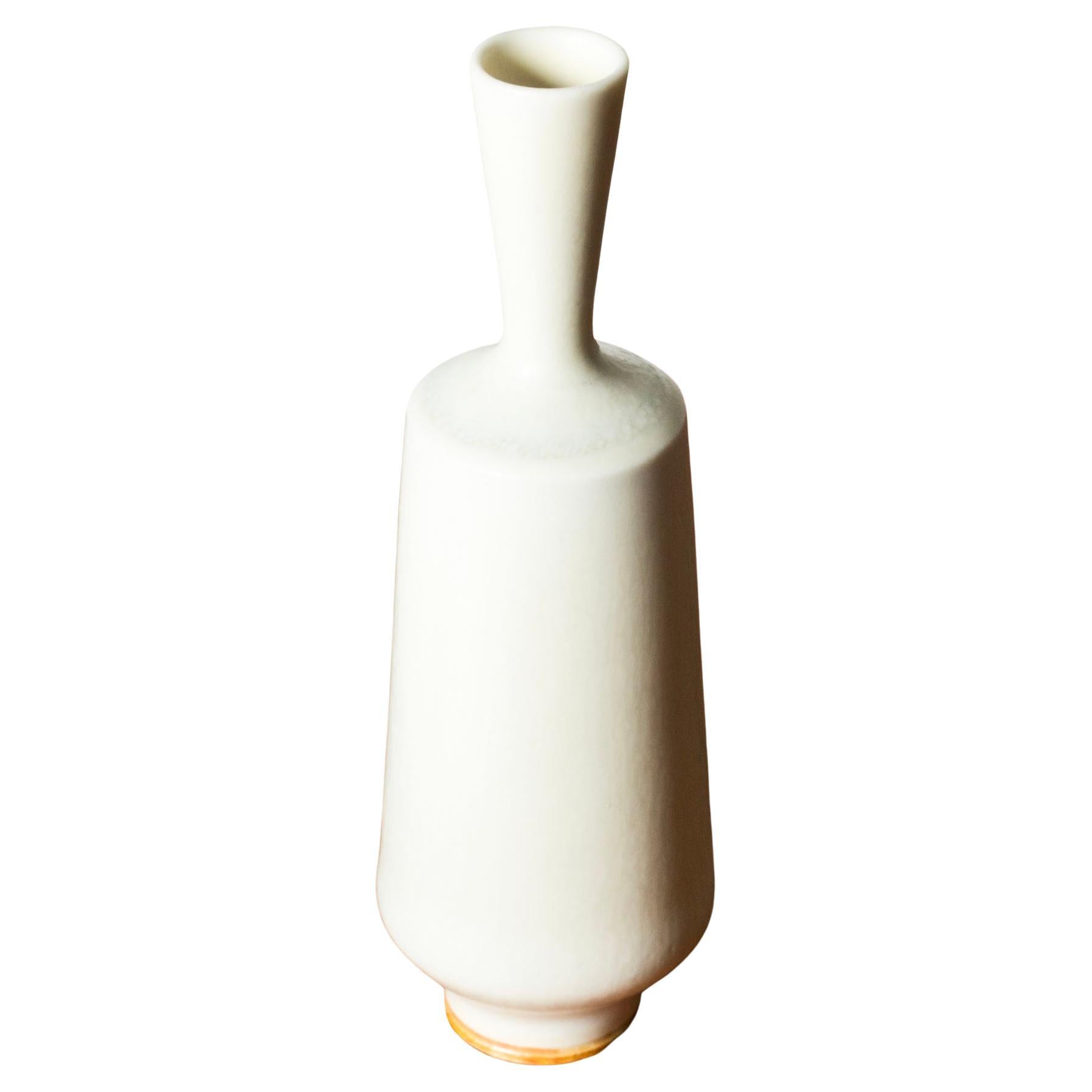 Vase miniature en grès du milieu du siècle, Berndt Friberg, Gustavsberg, Suède, années 1950