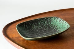 Piatto in gres della metà del secolo scorso di Gunnar Nylund per Rörstrand, Svezia, anni '40