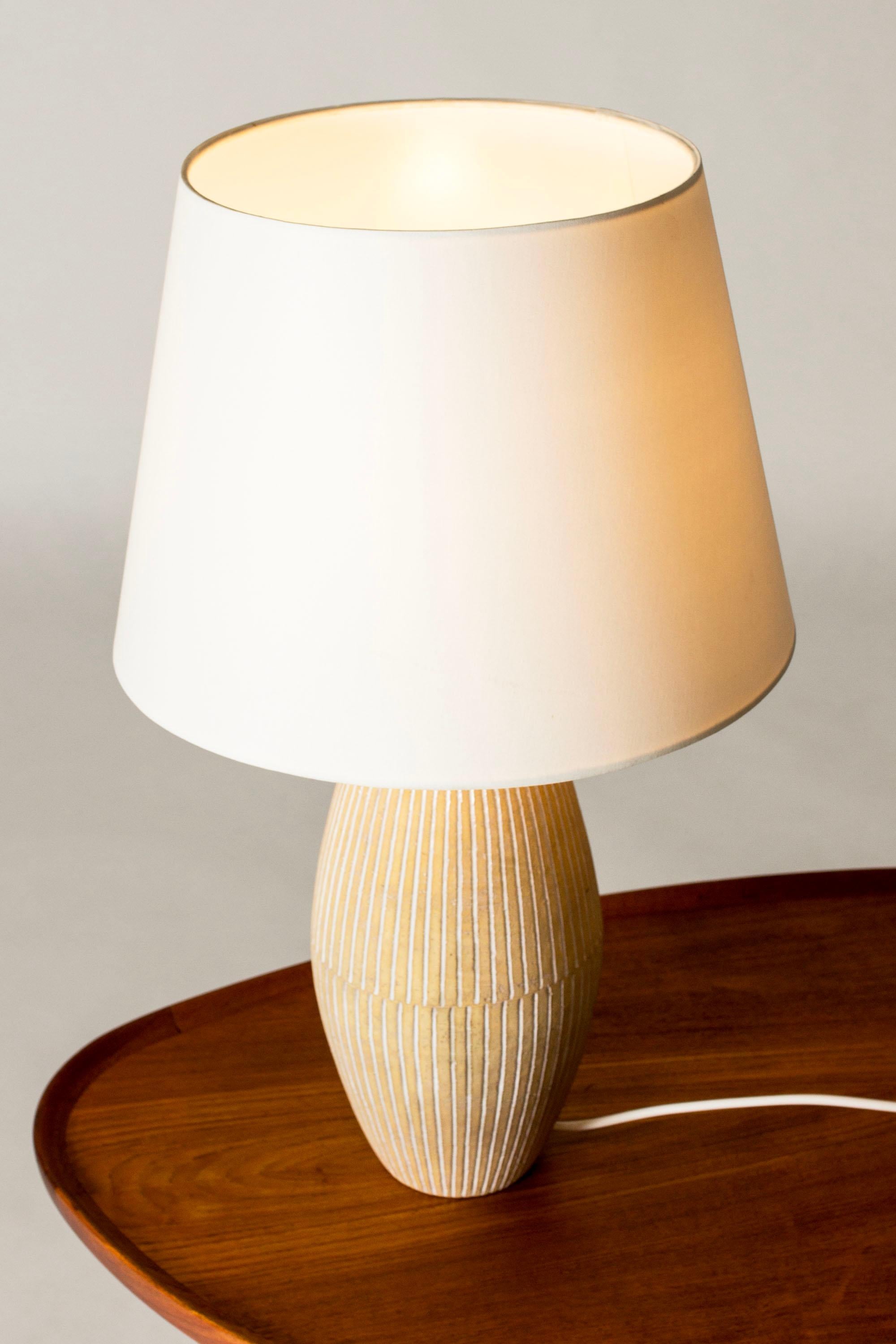Scandinave moderne Lampe de table en grès du milieu du siècle par Edgar Böckman, Suède, années 1940 en vente