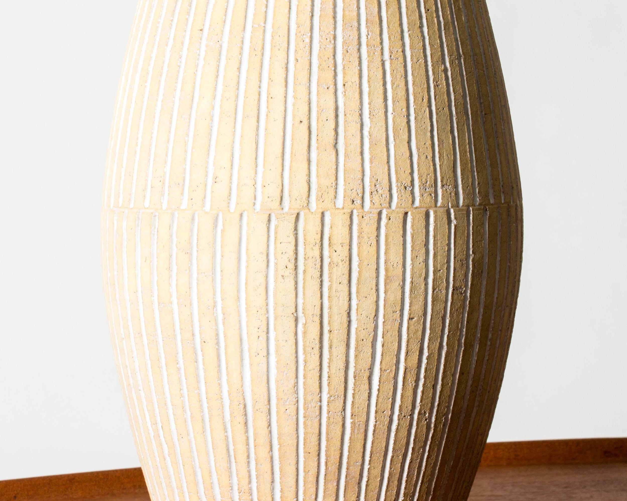 Suédois Lampe de table en grès du milieu du siècle par Edgar Böckman, Suède, années 1940 en vente