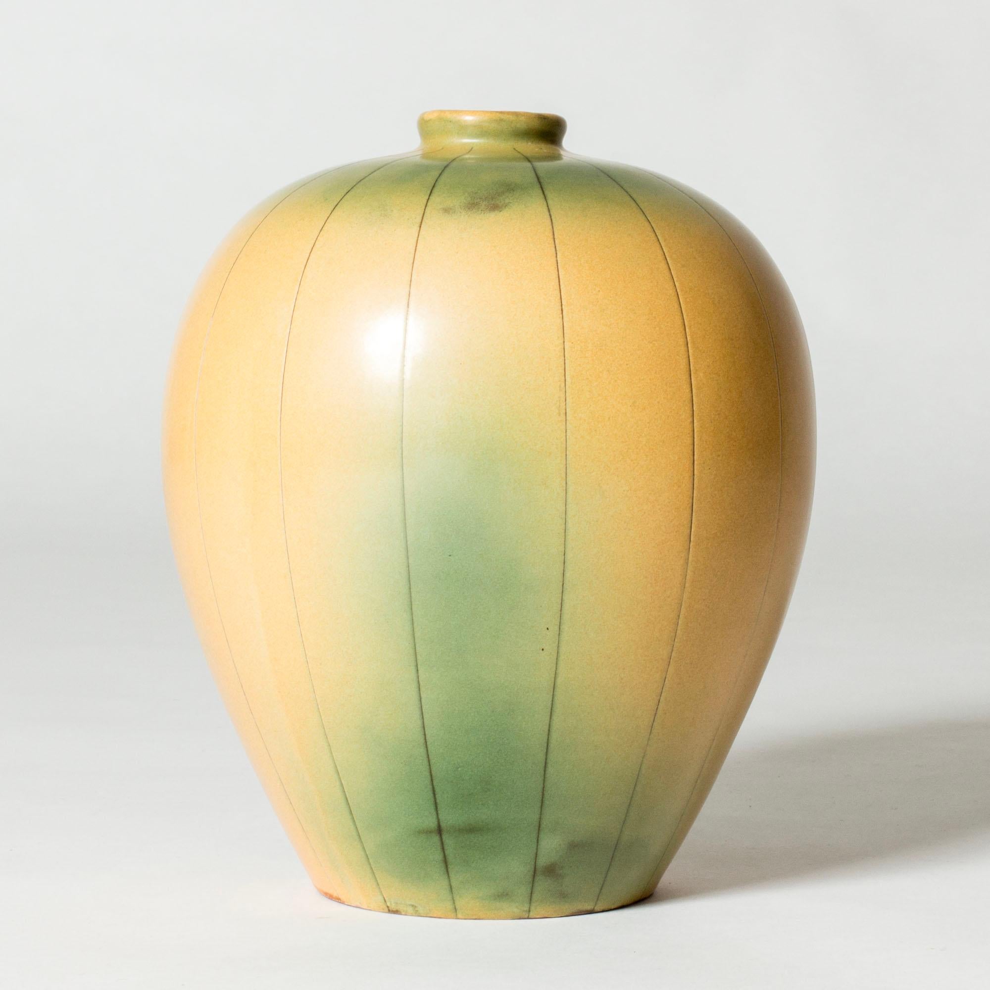 Metà XX secolo Vaso in gres della metà del secolo scorso di Anna-Lisa Thomson, Uppsala-Ekeby, Svezia, 1937 in vendita