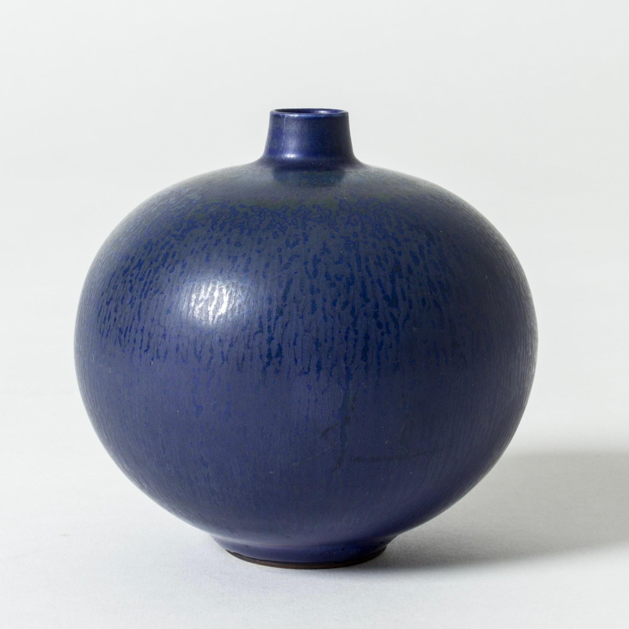 Scandinavian Modern Midcentury Stoneware Vase by Berndt Friberg, Gustavsberg, Sweden, 1930s