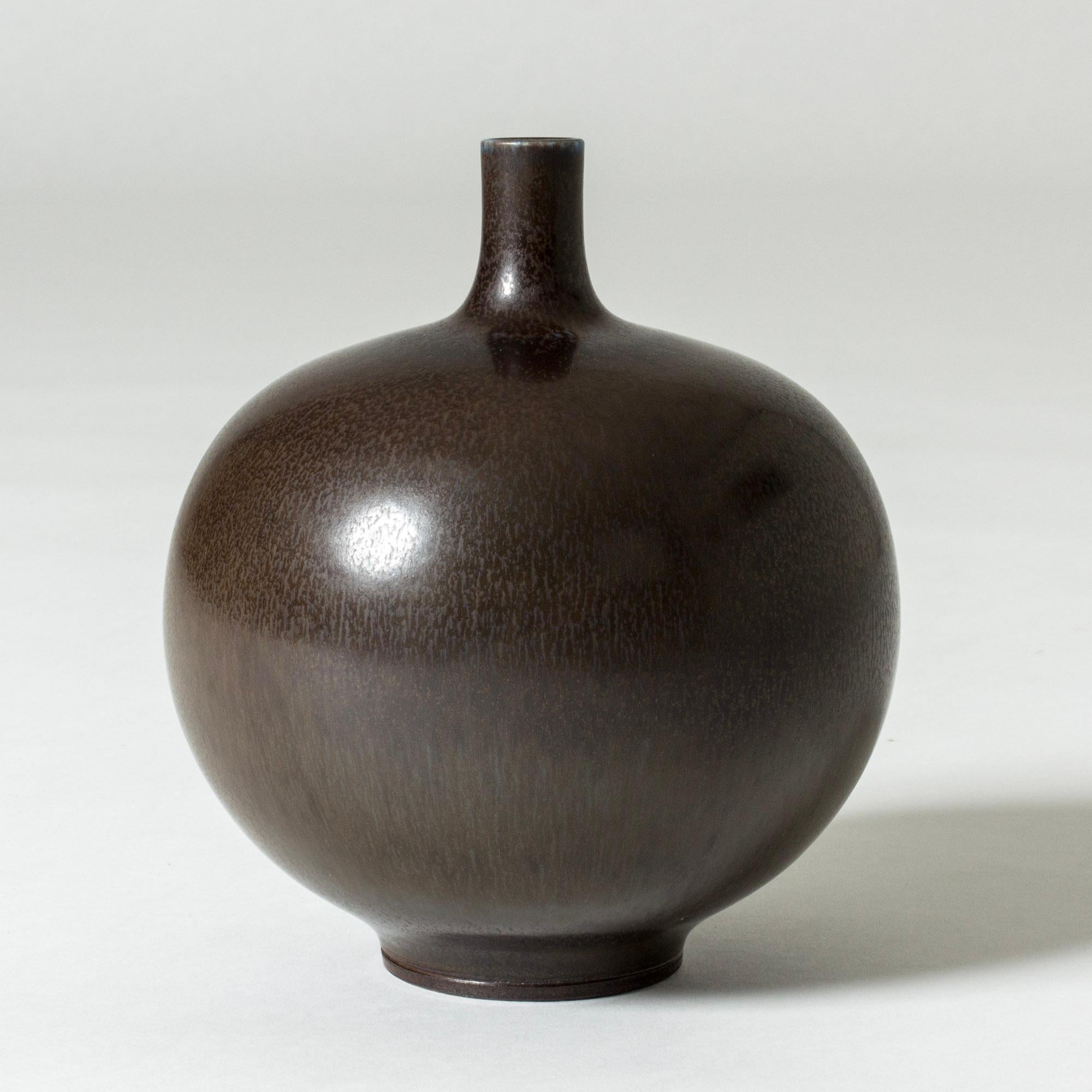 Scandinavian Modern Midcentury Stoneware Vase by Berndt Friberg, Gustavsberg, Sweden, 1950s For Sale