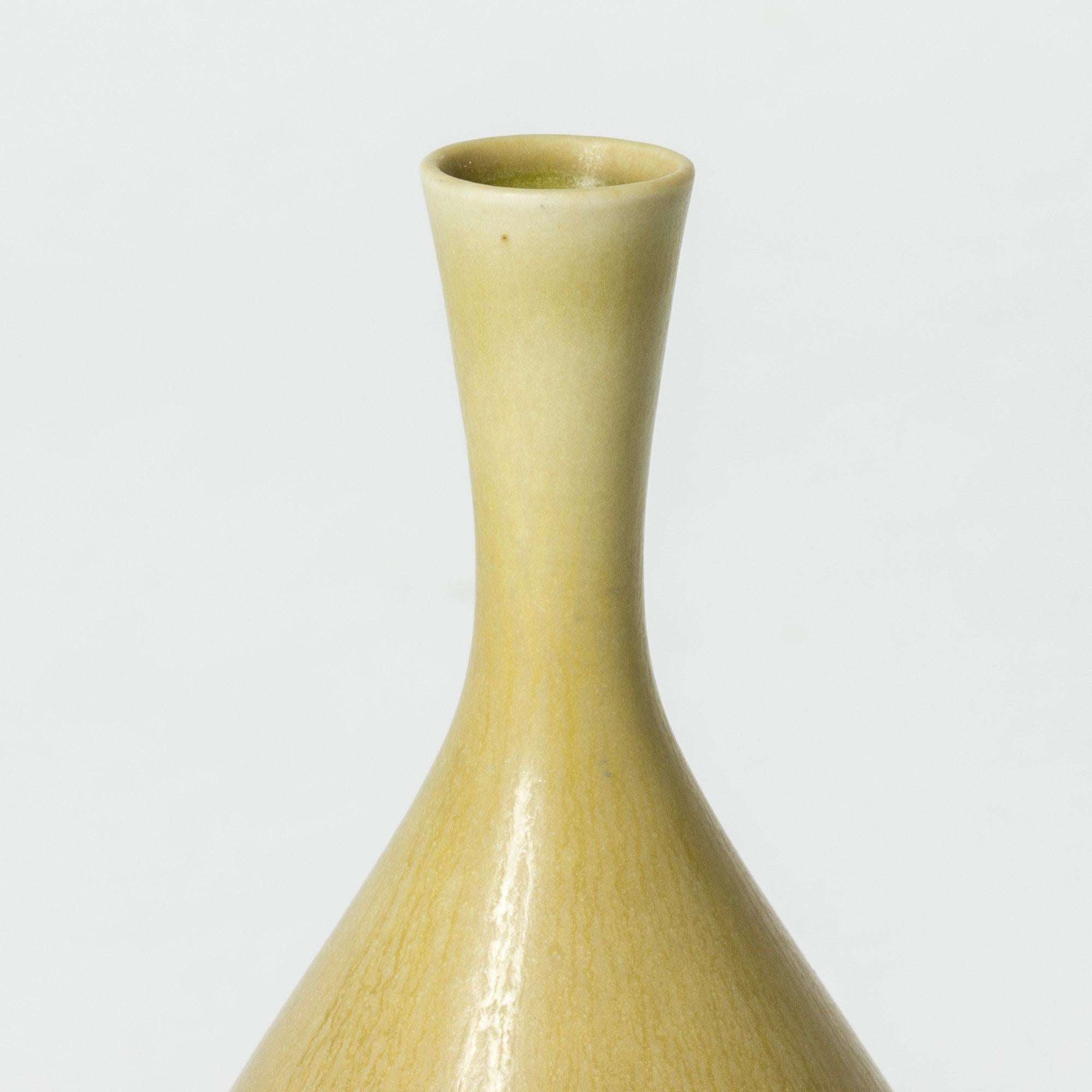 Scandinave moderne Vase en grès du milieu du siècle dernier de Berndt Friberg, Gustavsberg, Suède, années 1950 en vente