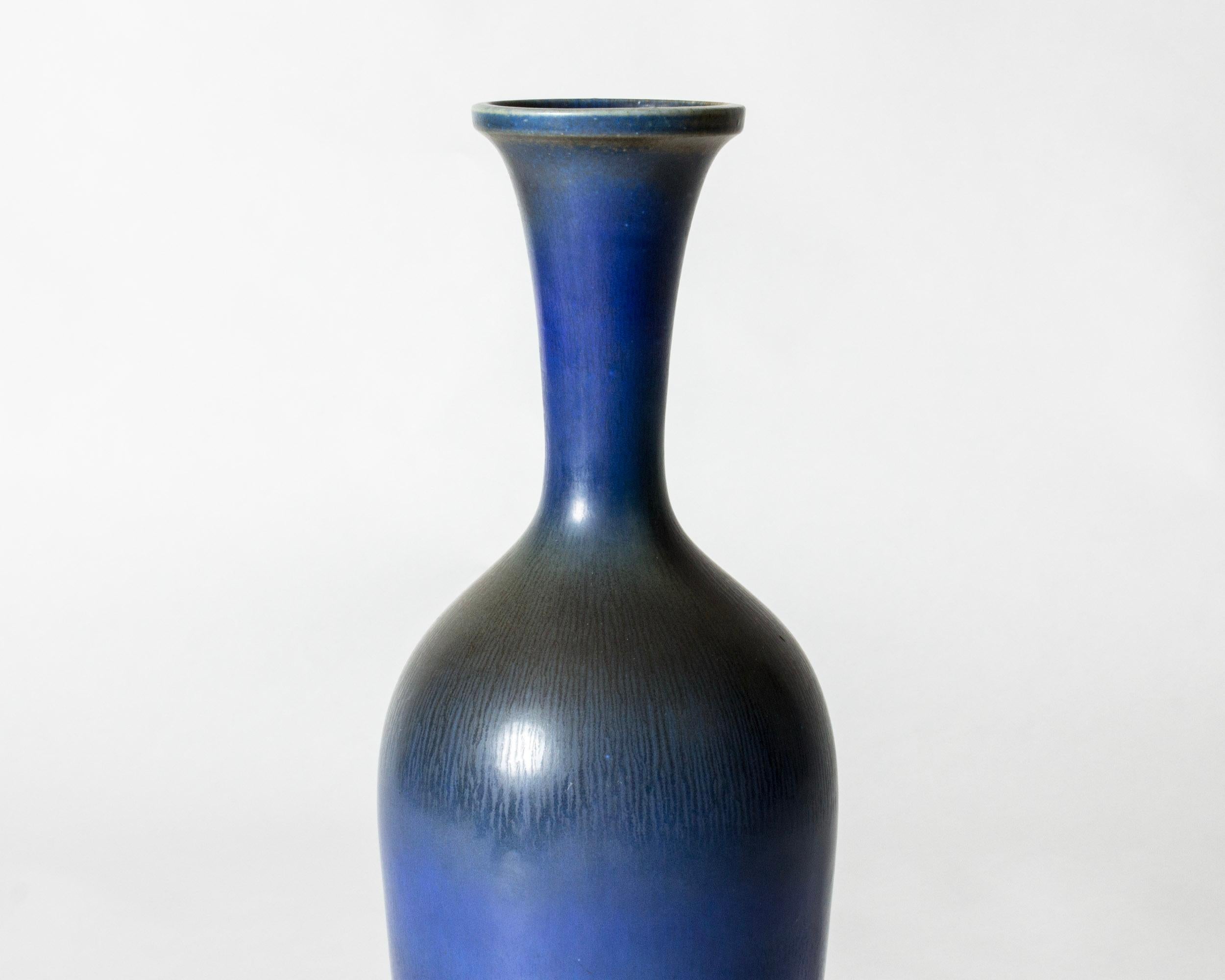 Scandinave moderne Vase en grès du milieu du siècle dernier de Berndt Friberg, Gustavsberg, Suède, années 1950 en vente