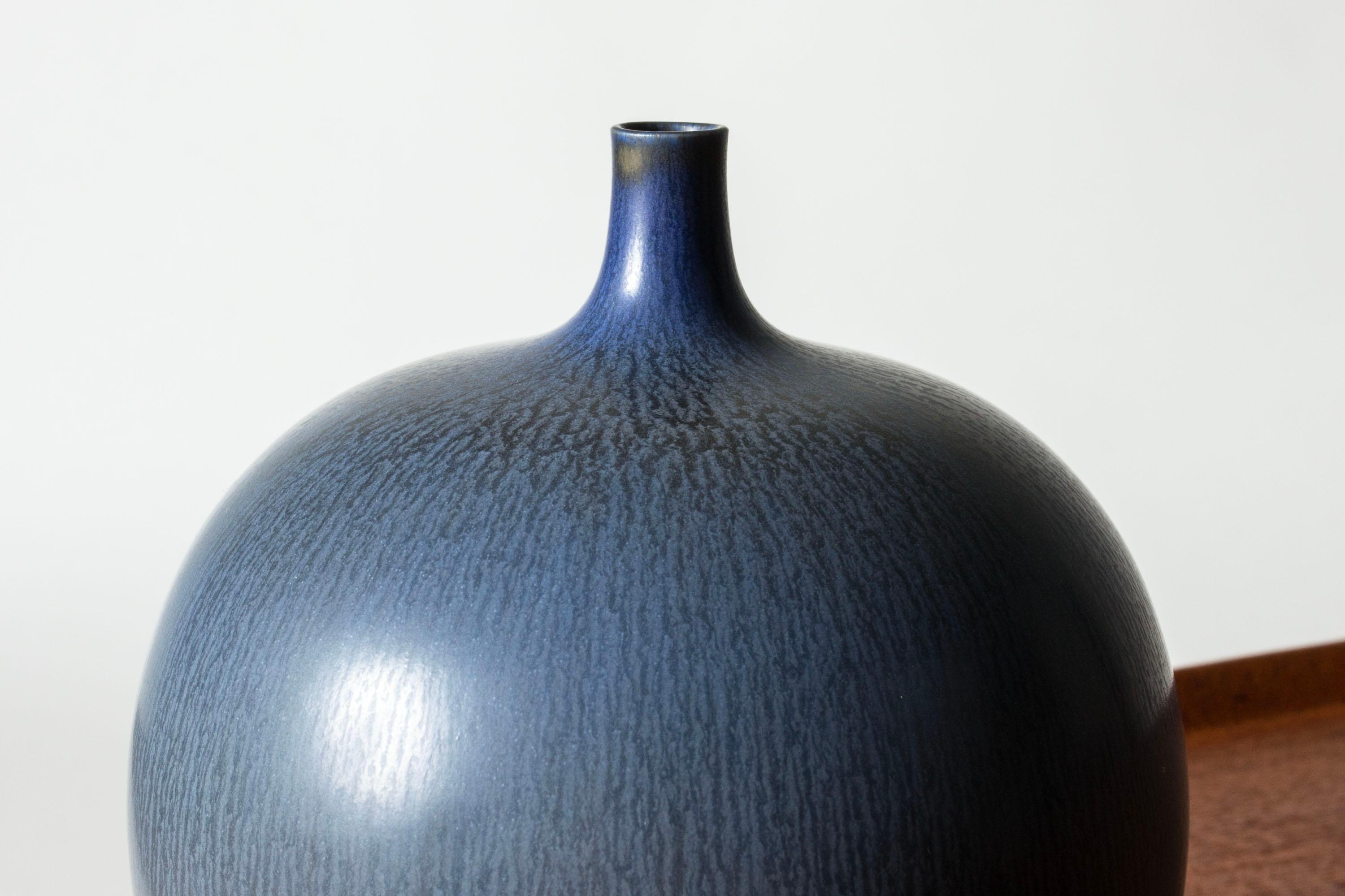 Scandinavo moderno Vaso in gres della metà del secolo scorso di Berndt Friberg, Gustavsberg, Svezia, anni '1950 in vendita