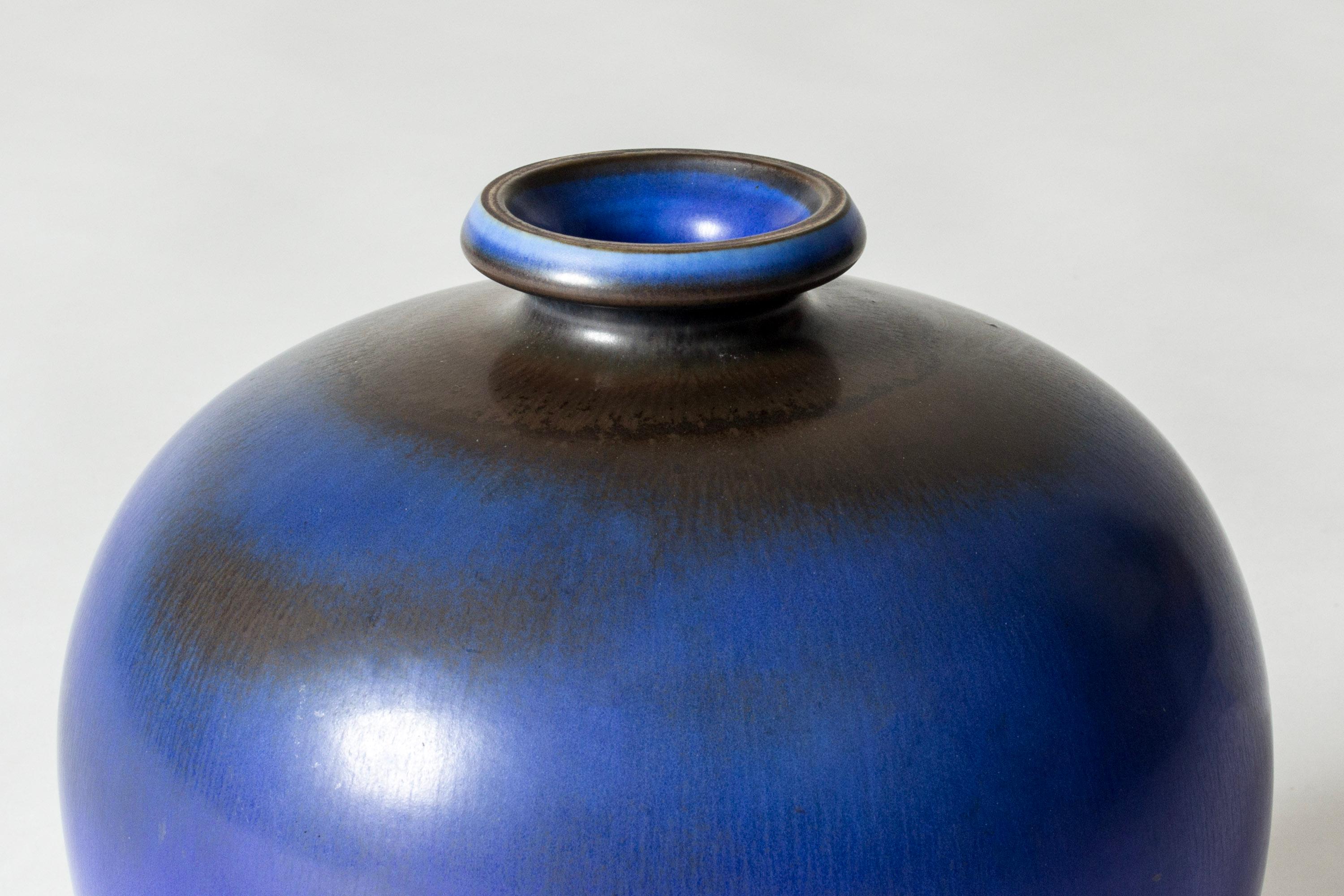 Svedese Vaso in gres della metà del secolo scorso di Berndt Friberg, Gustavsberg, Svezia, anni '1950 in vendita