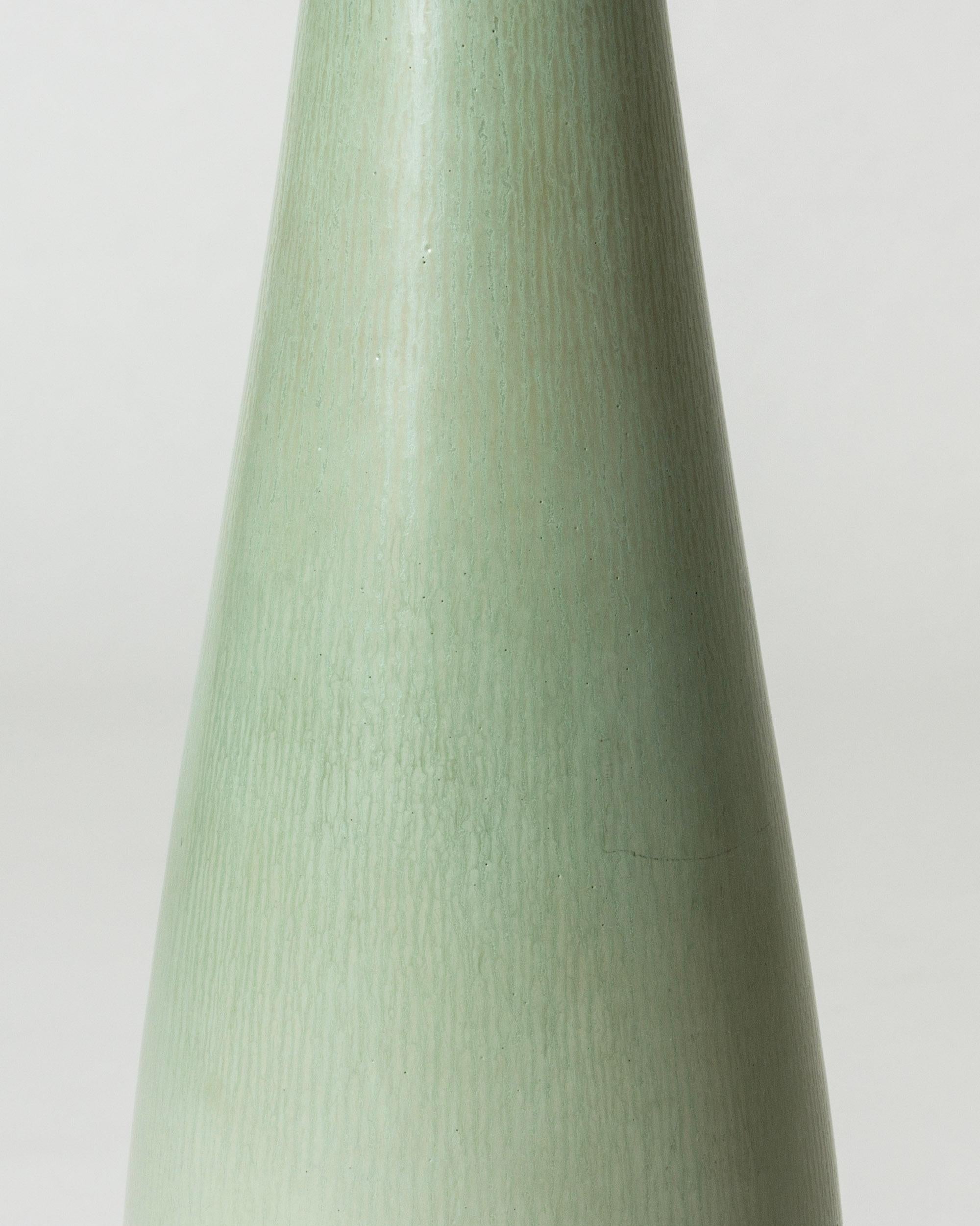 Vaso in gres della metà del secolo scorso di Berndt Friberg, Gustavsberg, Svezia, anni '50 In condizioni buone in vendita a Stockholm, SE