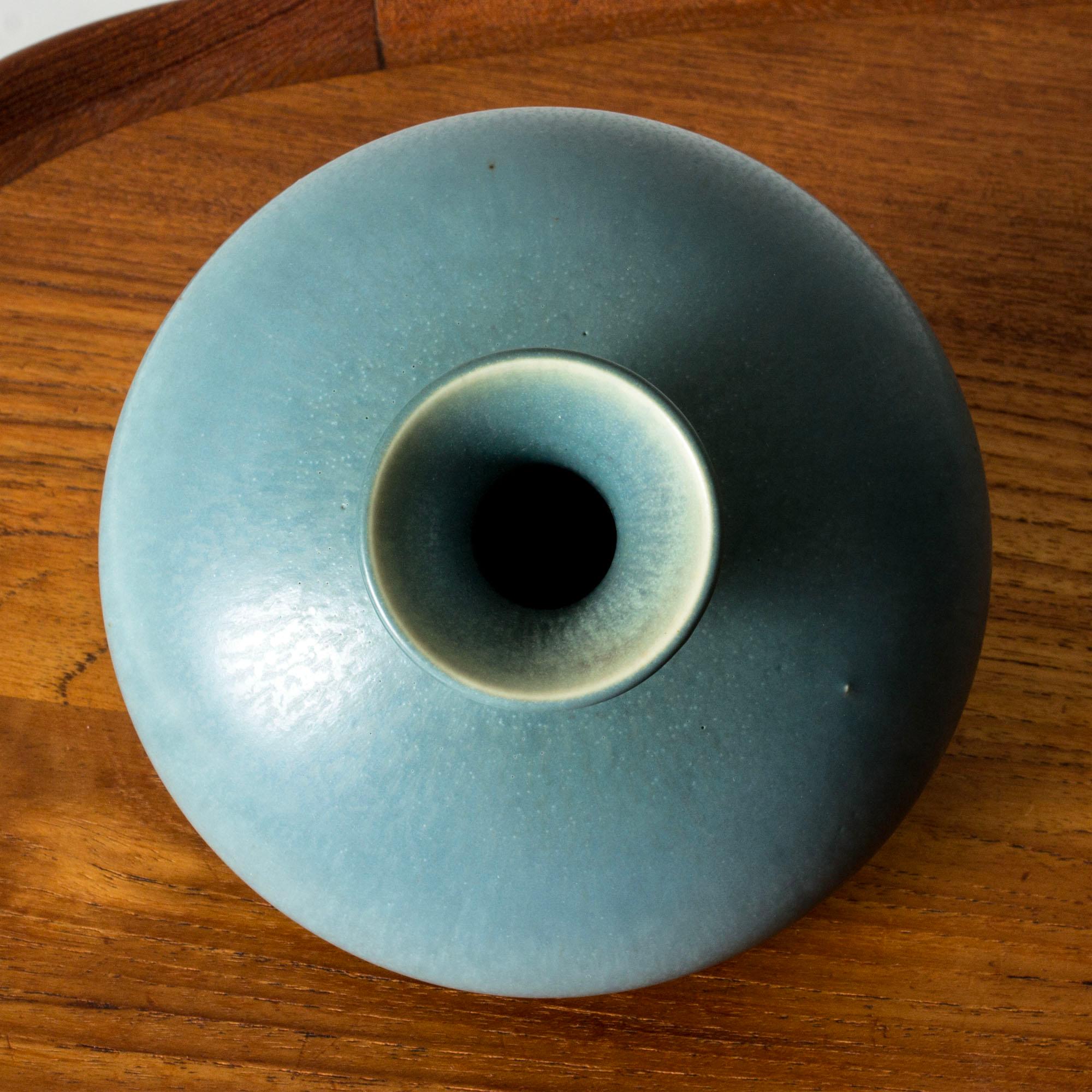 Vaso in gres della metà del secolo scorso di Berndt Friberg, Gustavsberg, Svezia, anni '1950 In condizioni buone in vendita a Stockholm, SE