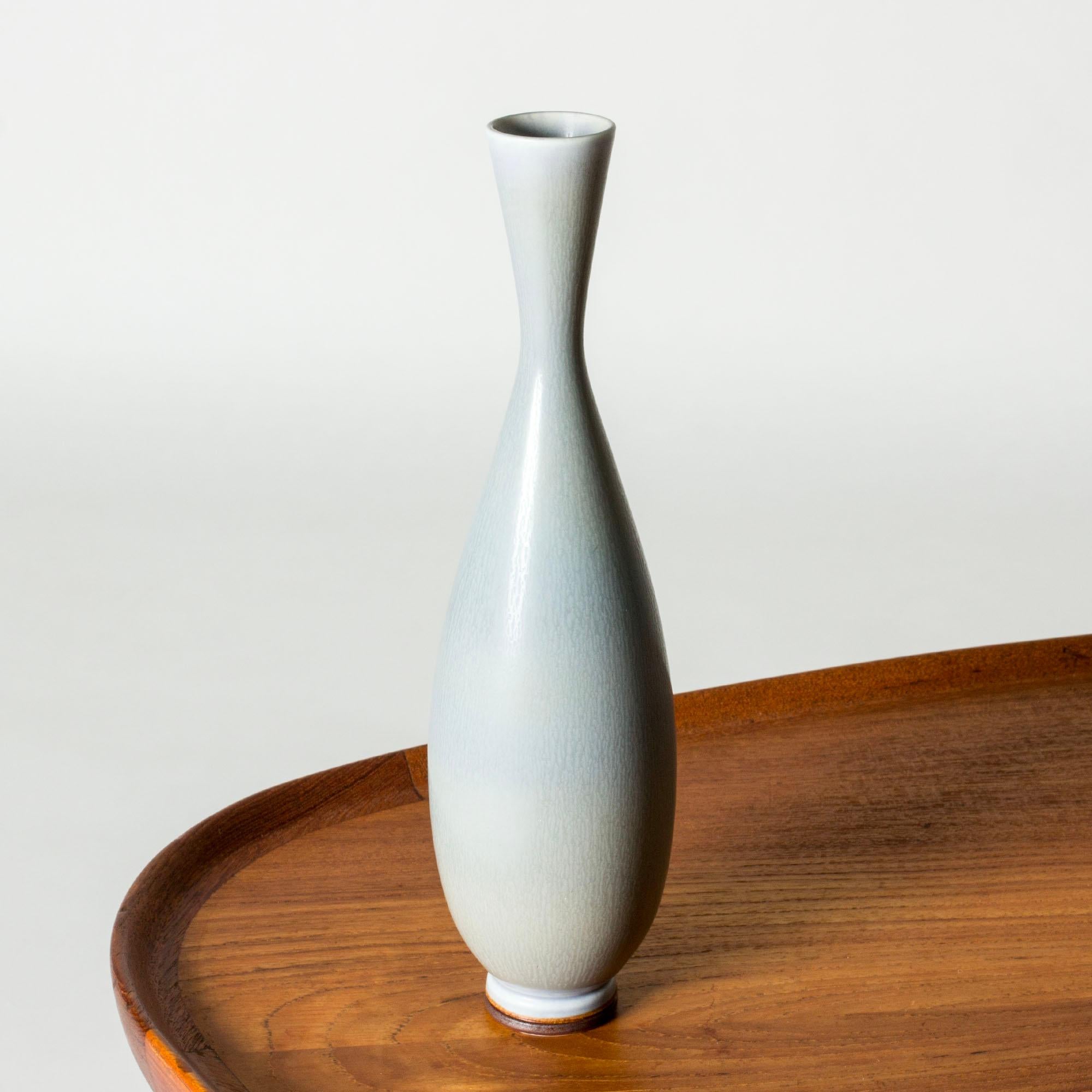 Vaso in gres della metà del secolo scorso di Berndt Friberg, Gustavsberg, Svezia, anni '50 In condizioni buone in vendita a Stockholm, SE