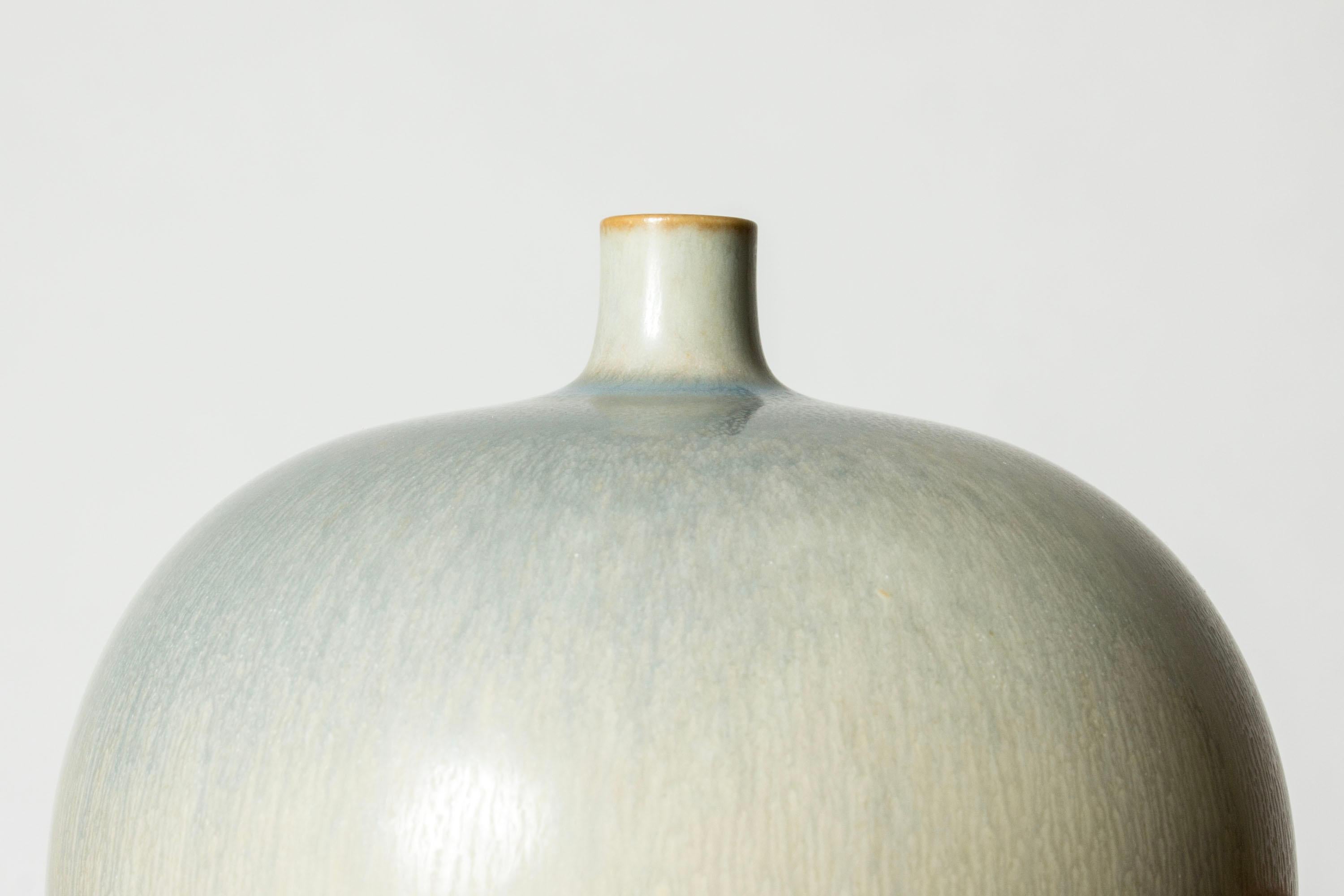 Vaso in gres della metà del secolo scorso di Berndt Friberg, Gustavsberg, Svezia, anni '1950 In condizioni buone in vendita a Stockholm, SE