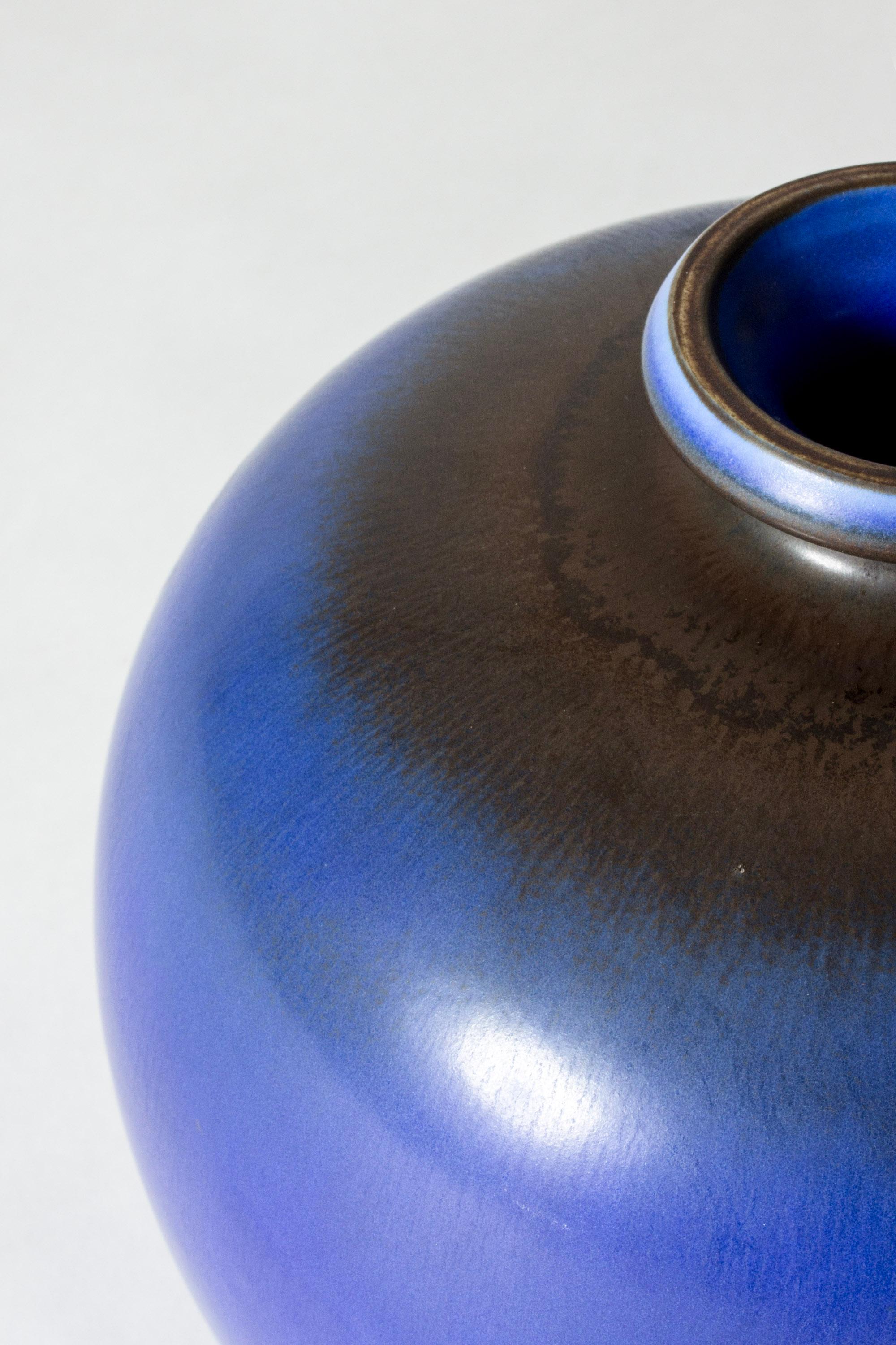 Metà XX secolo Vaso in gres della metà del secolo scorso di Berndt Friberg, Gustavsberg, Svezia, anni '1950 in vendita