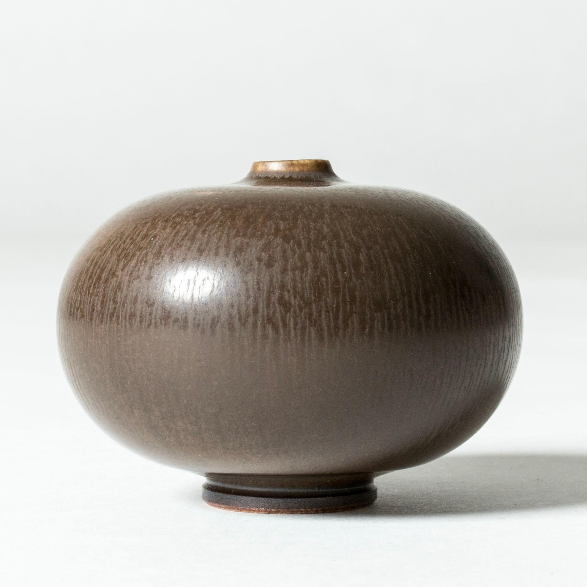 Metà XX secolo Vaso in gres della metà del secolo scorso di Berndt Friberg, Gustavsberg, Svezia, anni '1950 in vendita