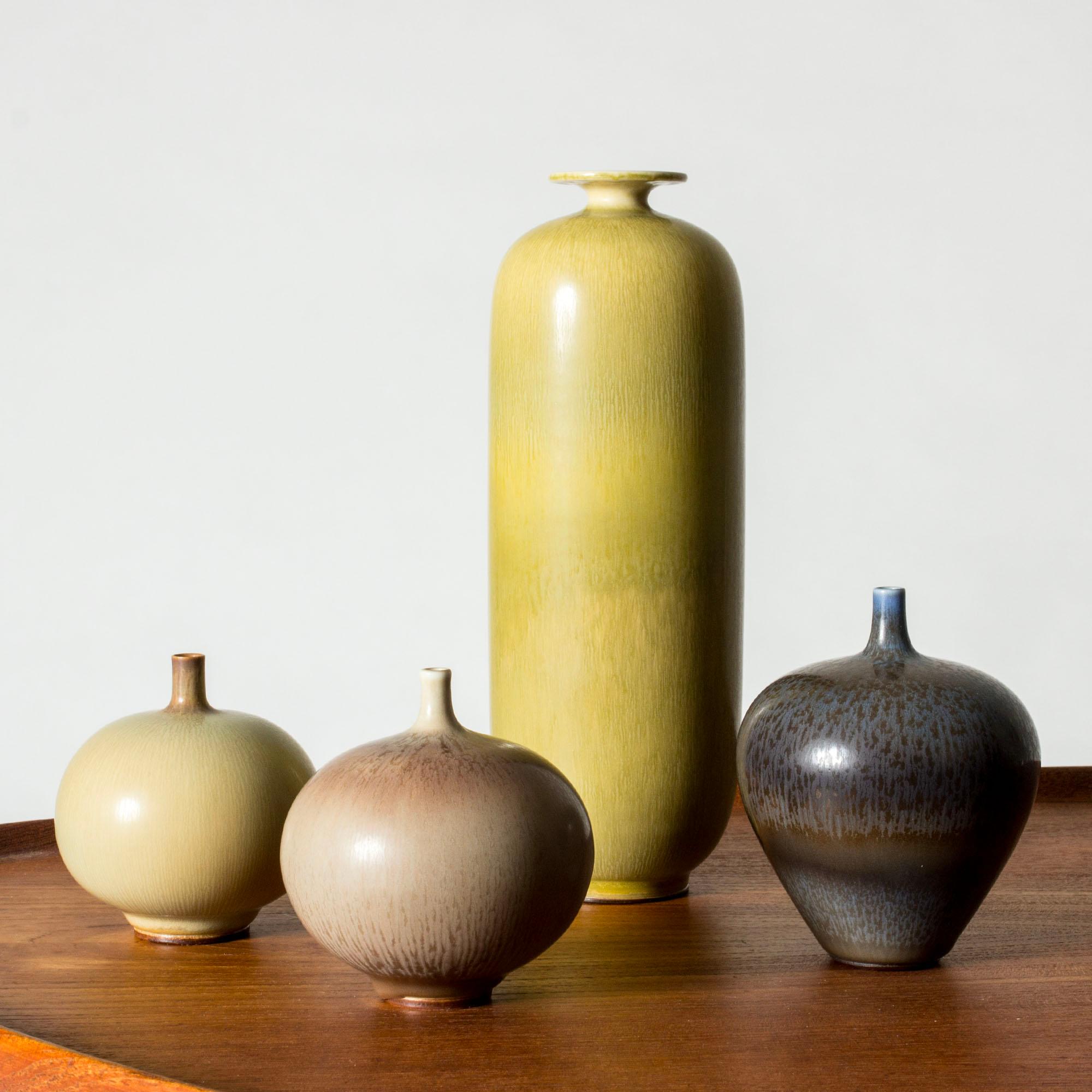 Metà XX secolo Vaso in gres della metà del secolo scorso di Berndt Friberg, Gustavsberg, Svezia, anni '50 in vendita