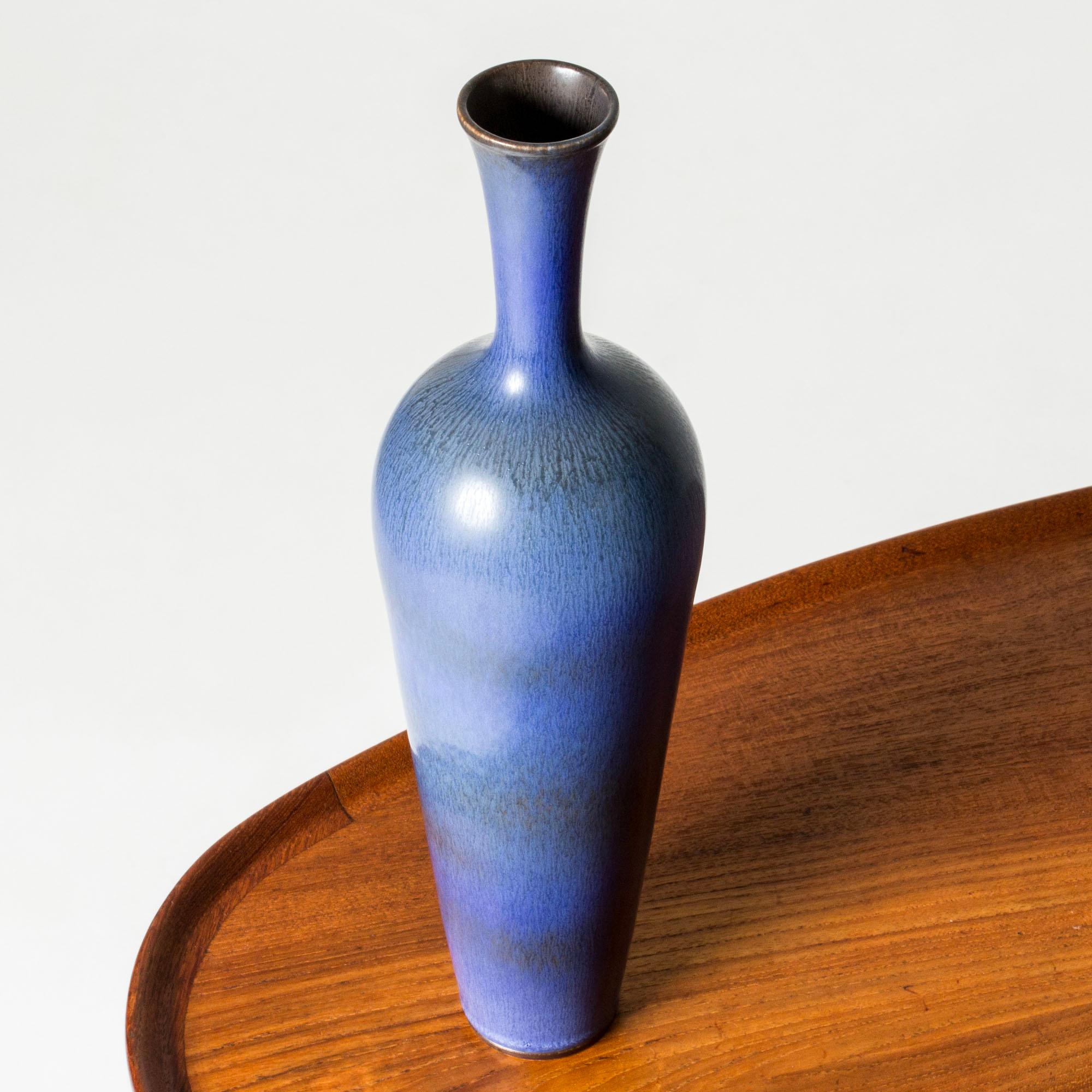 Metà XX secolo Vaso in gres della metà del secolo scorso di Berndt Friberg, Gustavsberg, Svezia, anni '1950 in vendita