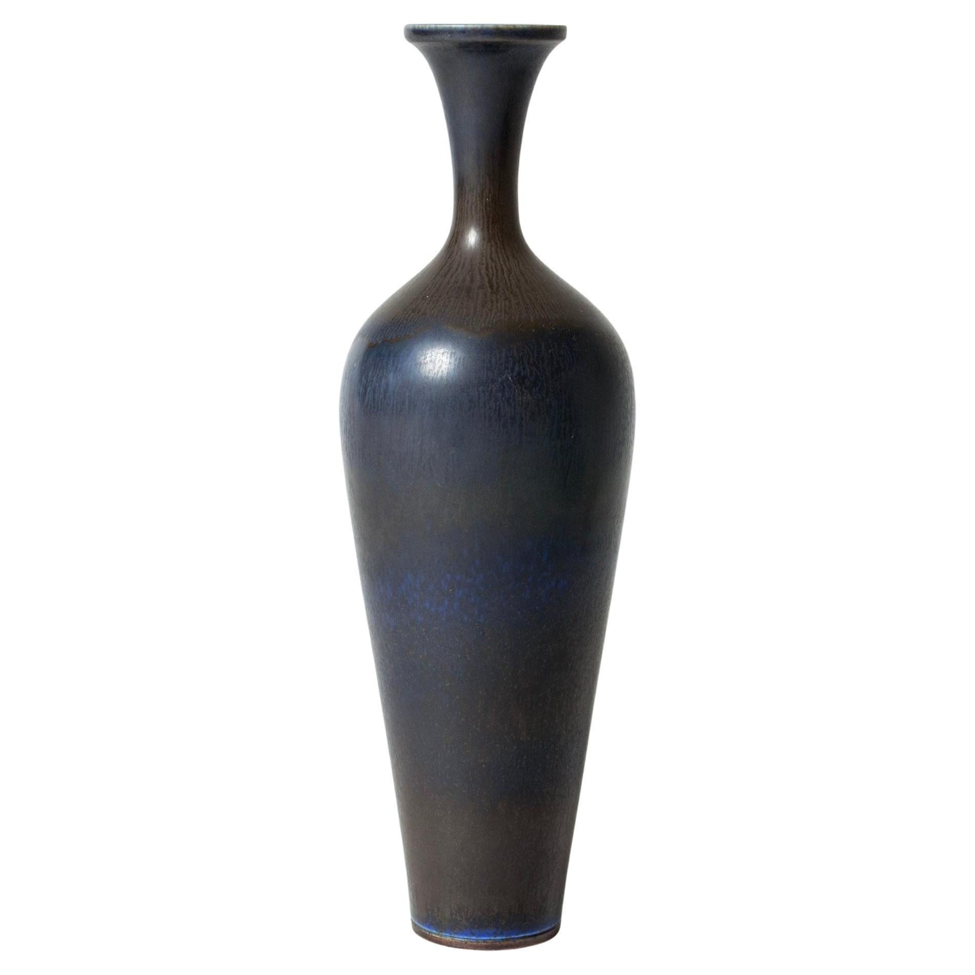 Vaso in gres della metà del secolo scorso di Berndt Friberg, Gustavsberg, Svezia, anni '1950