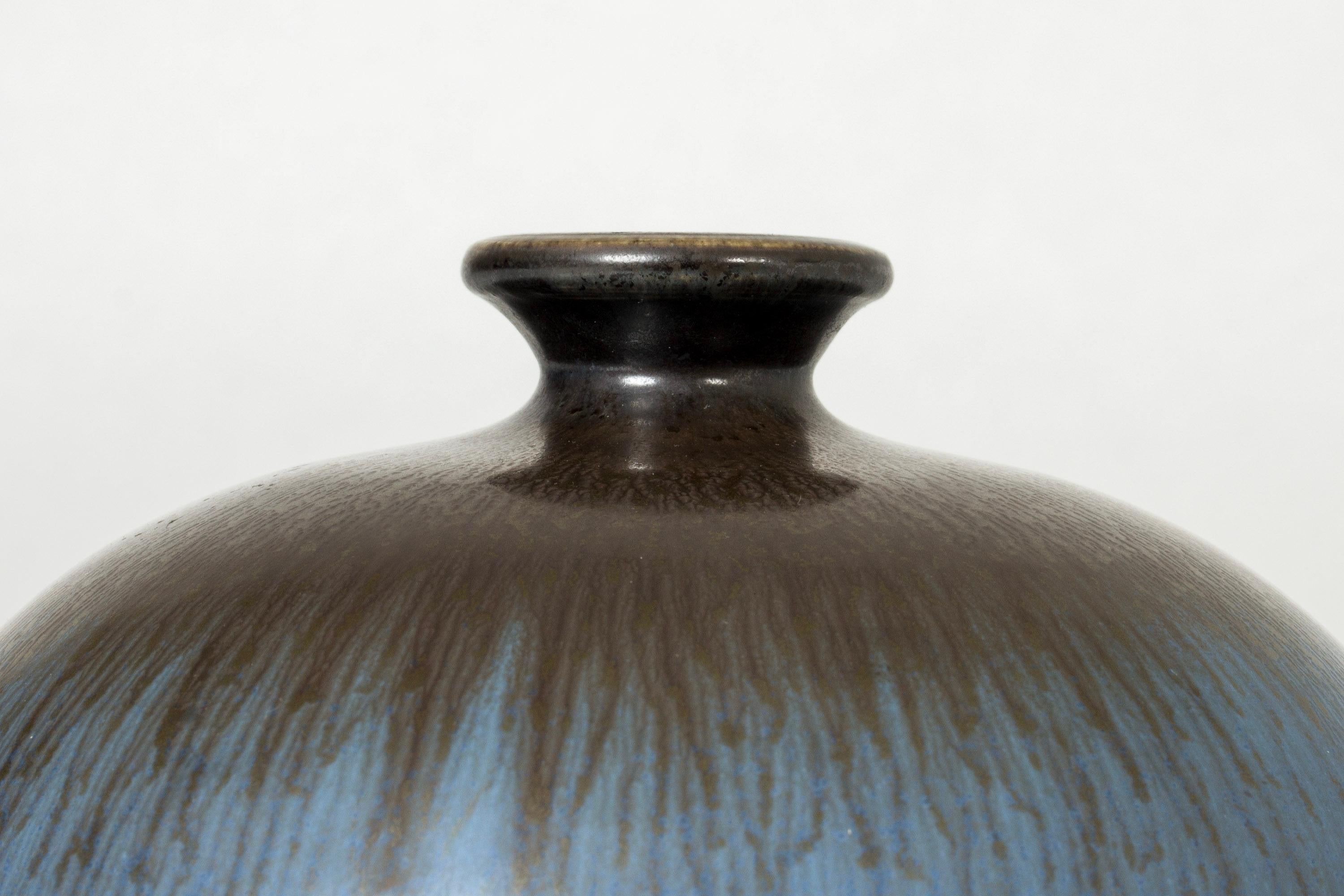 Midcentury Stoneware Vase by Berndt Friberg, Gustavsberg, Sweden, 1975 In Good Condition For Sale In Stockholm, SE