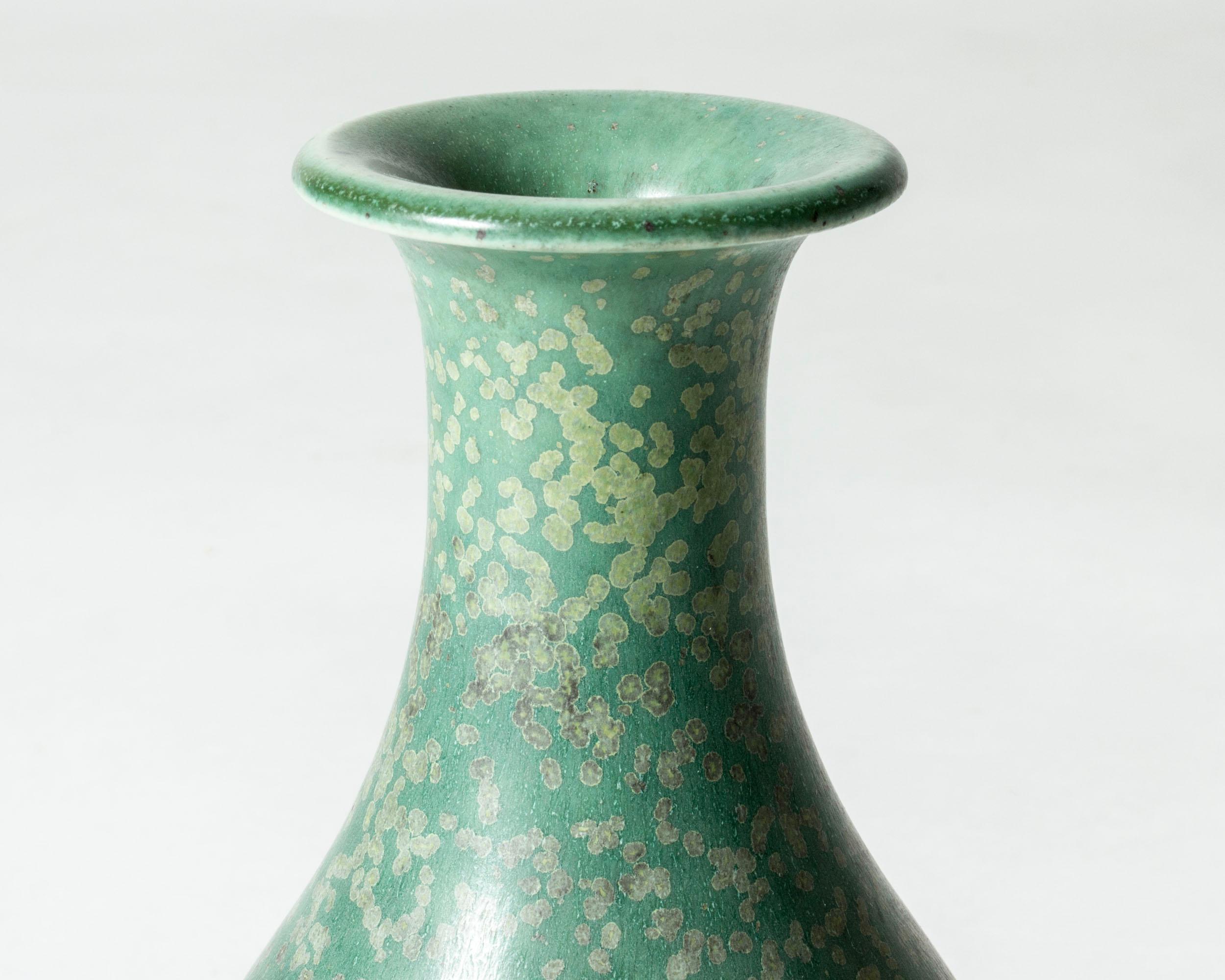 Vase en grès du milieu du siècle par Gunnar Nylund pour Rörstrand, Suède, années 1940 Bon état - En vente à Stockholm, SE