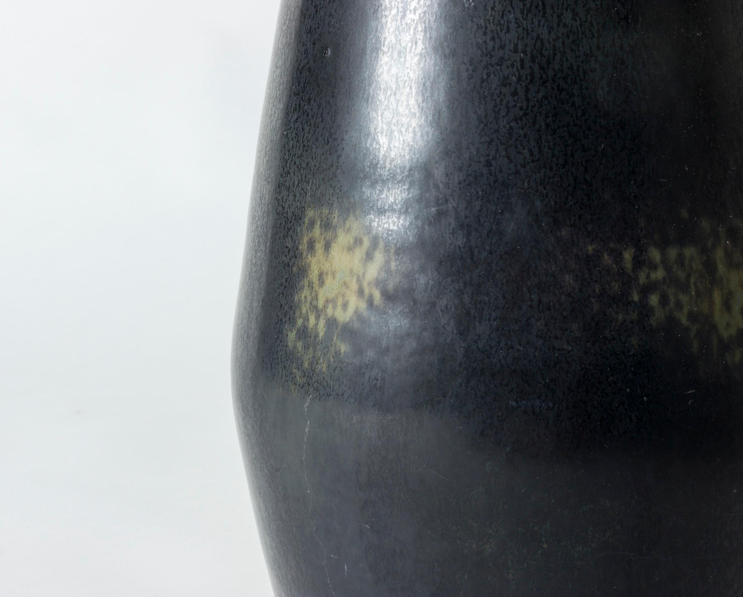 Midcentury Stoneware Vase by Gunnar Nylund In Good Condition For Sale In Stockholm, SE