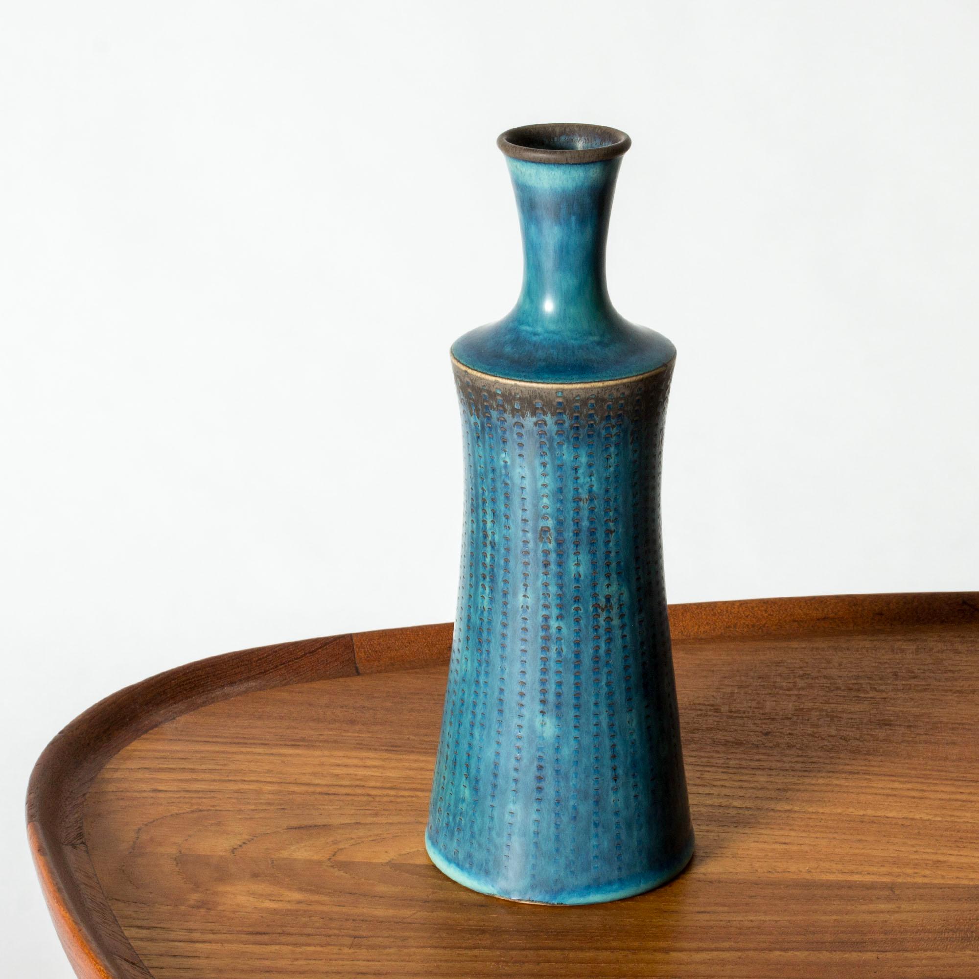Scandinavo moderno Vaso in gres della metà del secolo scorso di Stig Lindberg, Gustavsberg, Svezia, anni '1960 in vendita