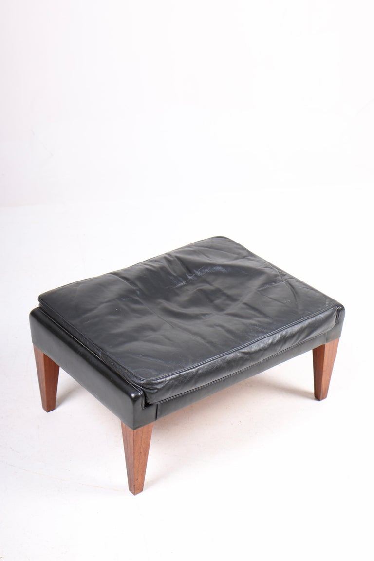 Danish Midcentury Stool Model V11 in Leather and Rosewood, Designed by Illum Wikkelsø For Sale