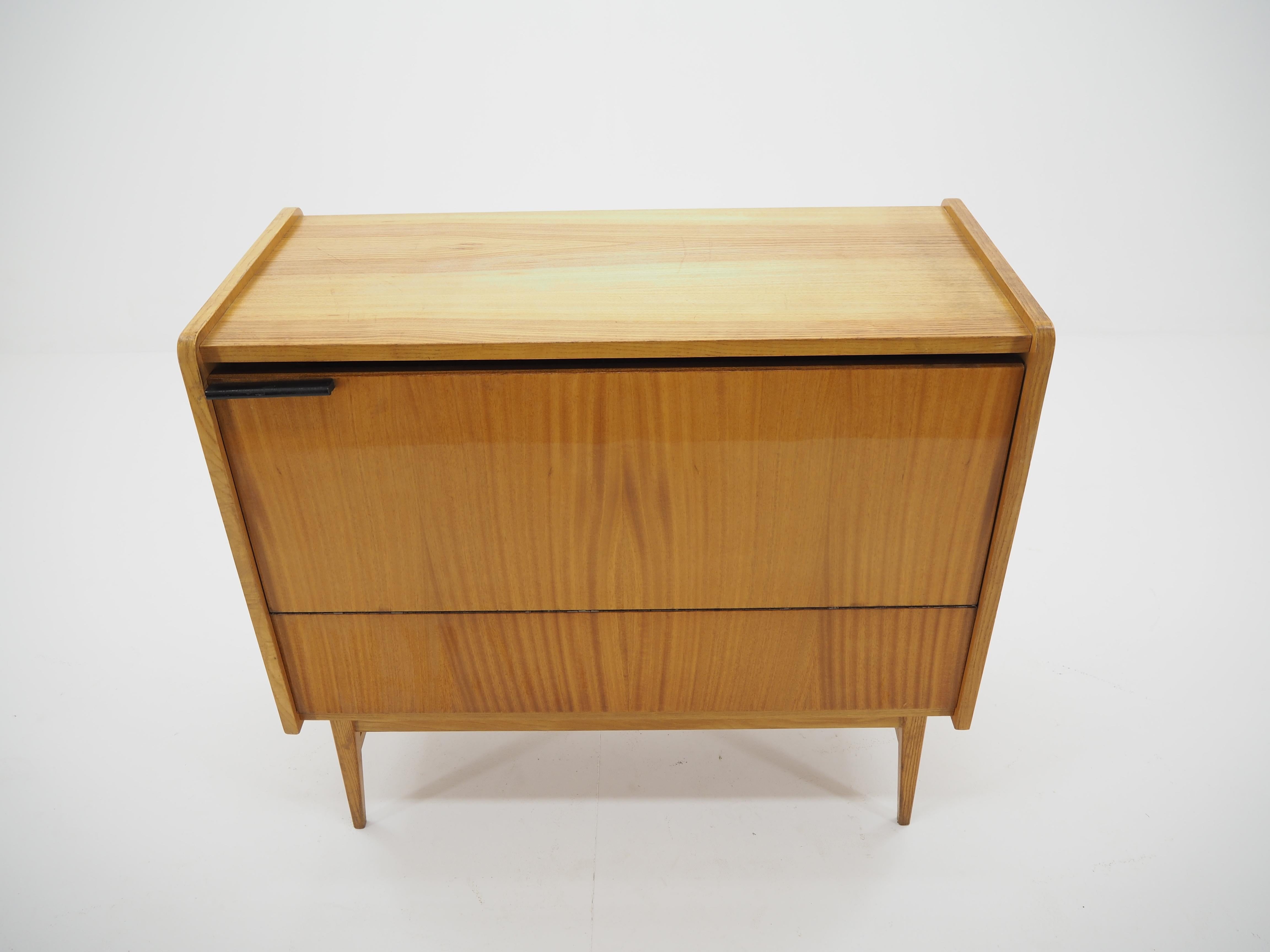 Midcentury Storage Cabinet, Czechoslovakia, 1960s For Sale 3