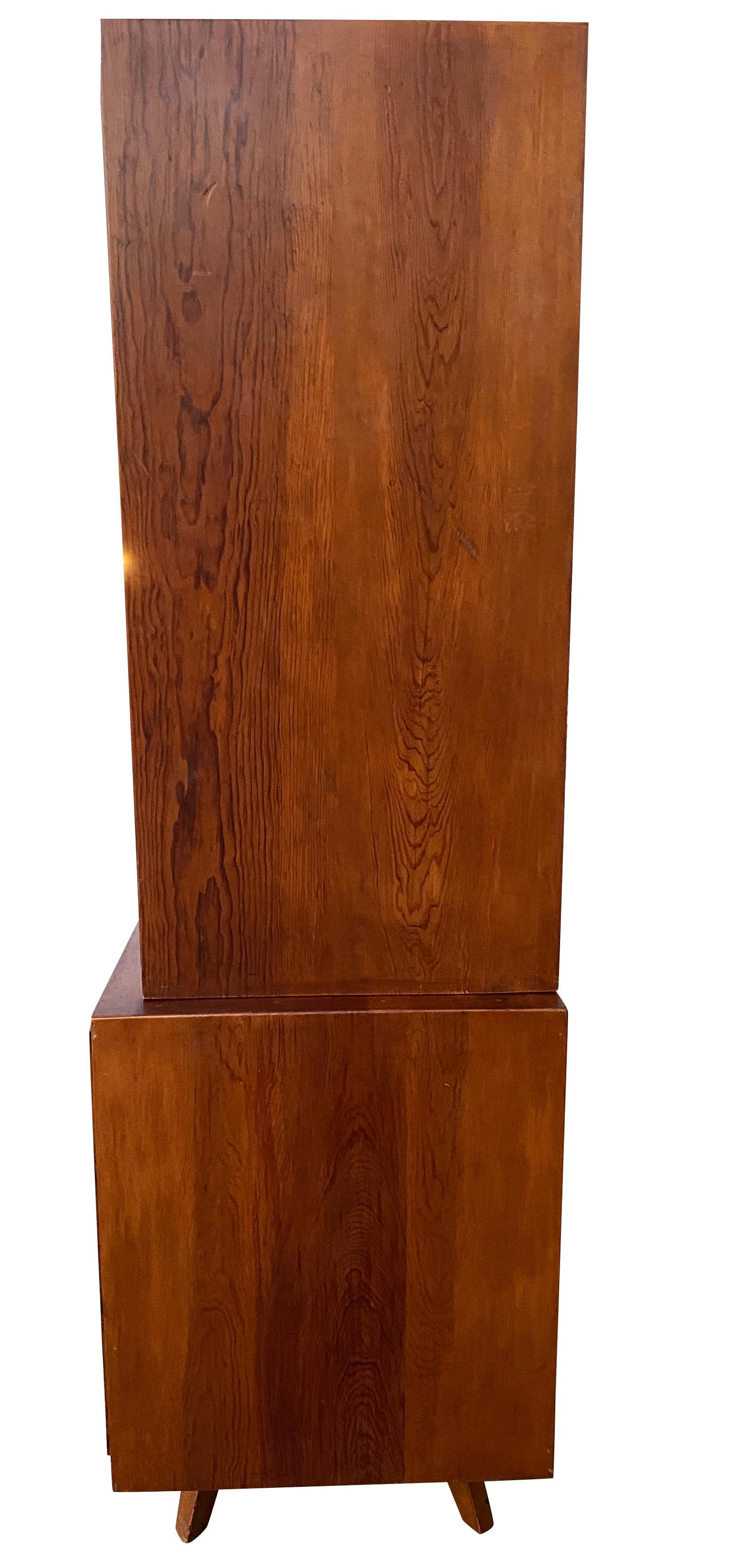 Armadio a cassetti alto fatto a mano dello Studio A di metà secolo, stile Nakashima In condizioni buone in vendita a Brooklyn, NY