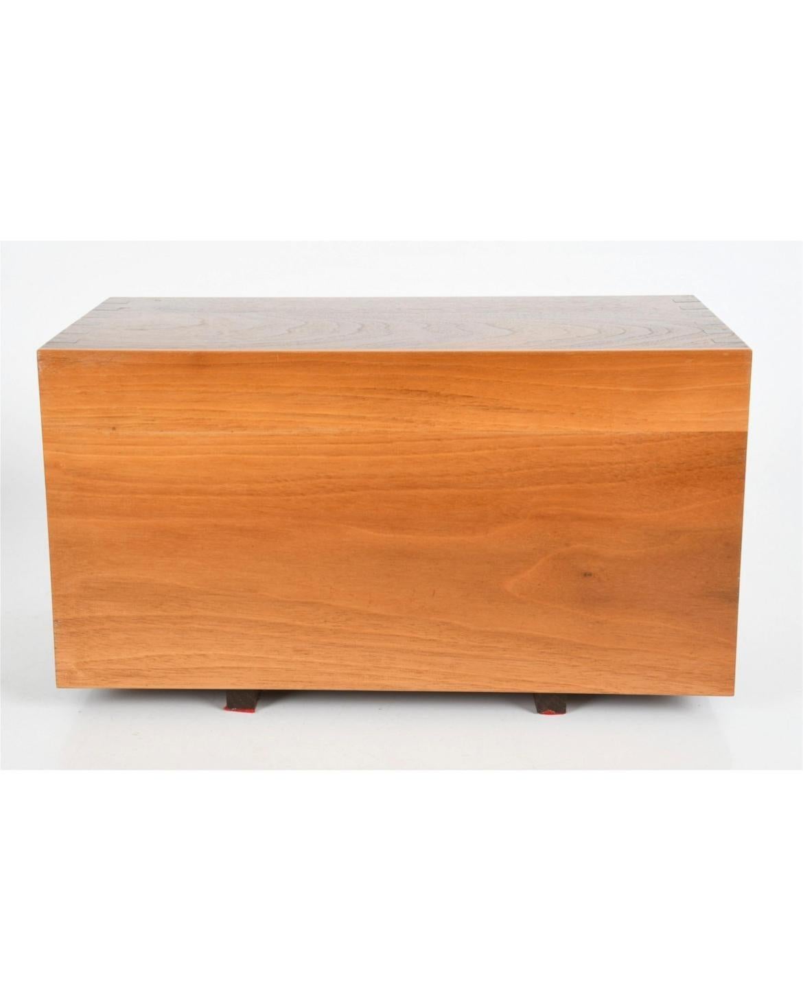 Midcentury Studio Craft Kleine Kommode Top Schmuckkästchen 6-Schublade Nussbaum Messing (Holzarbeit) im Angebot