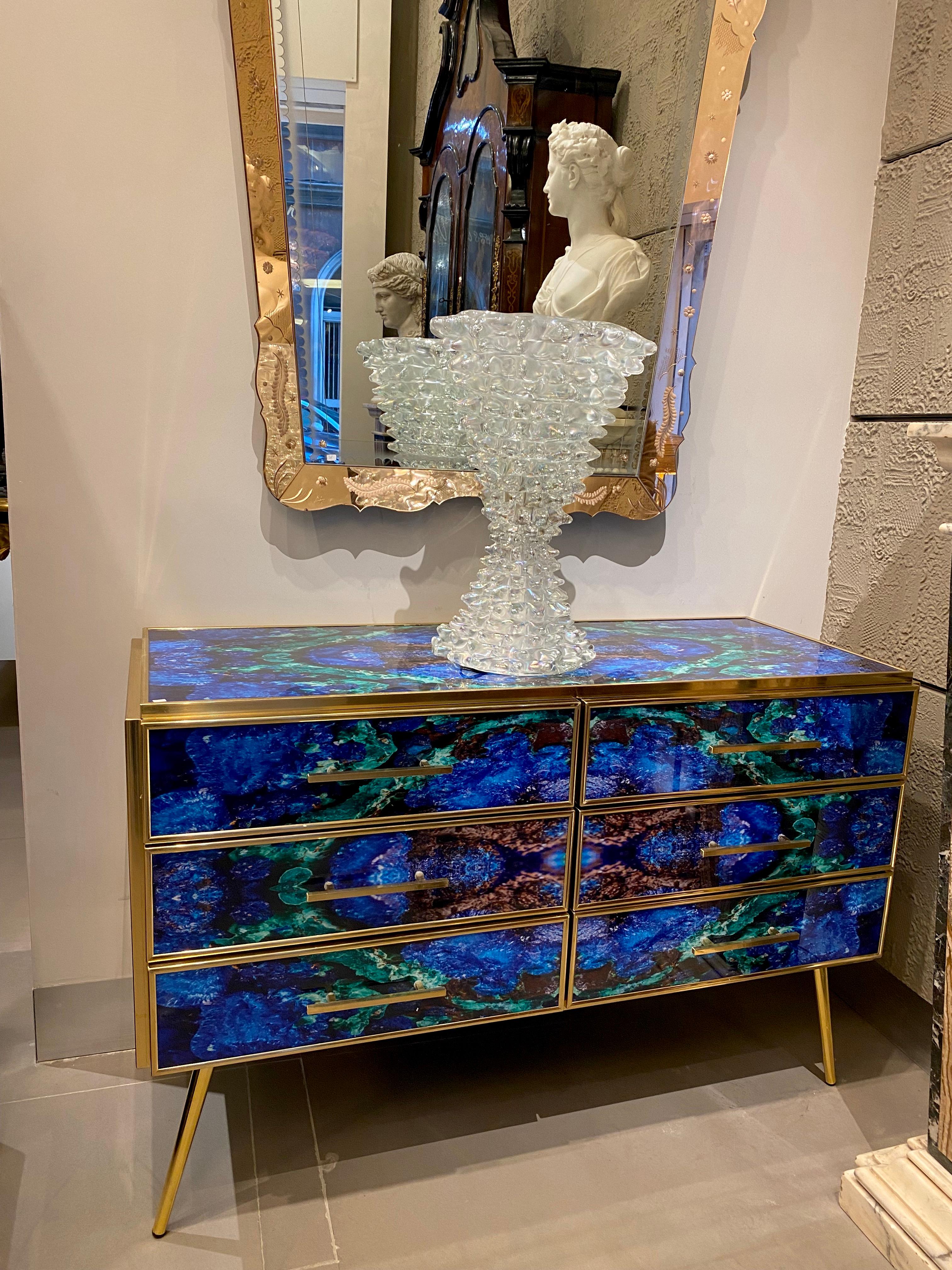 Midcentury Style Brass and Lapis Lazuli Colored Murano Glass Commode In New Condition For Sale In Rome, IT