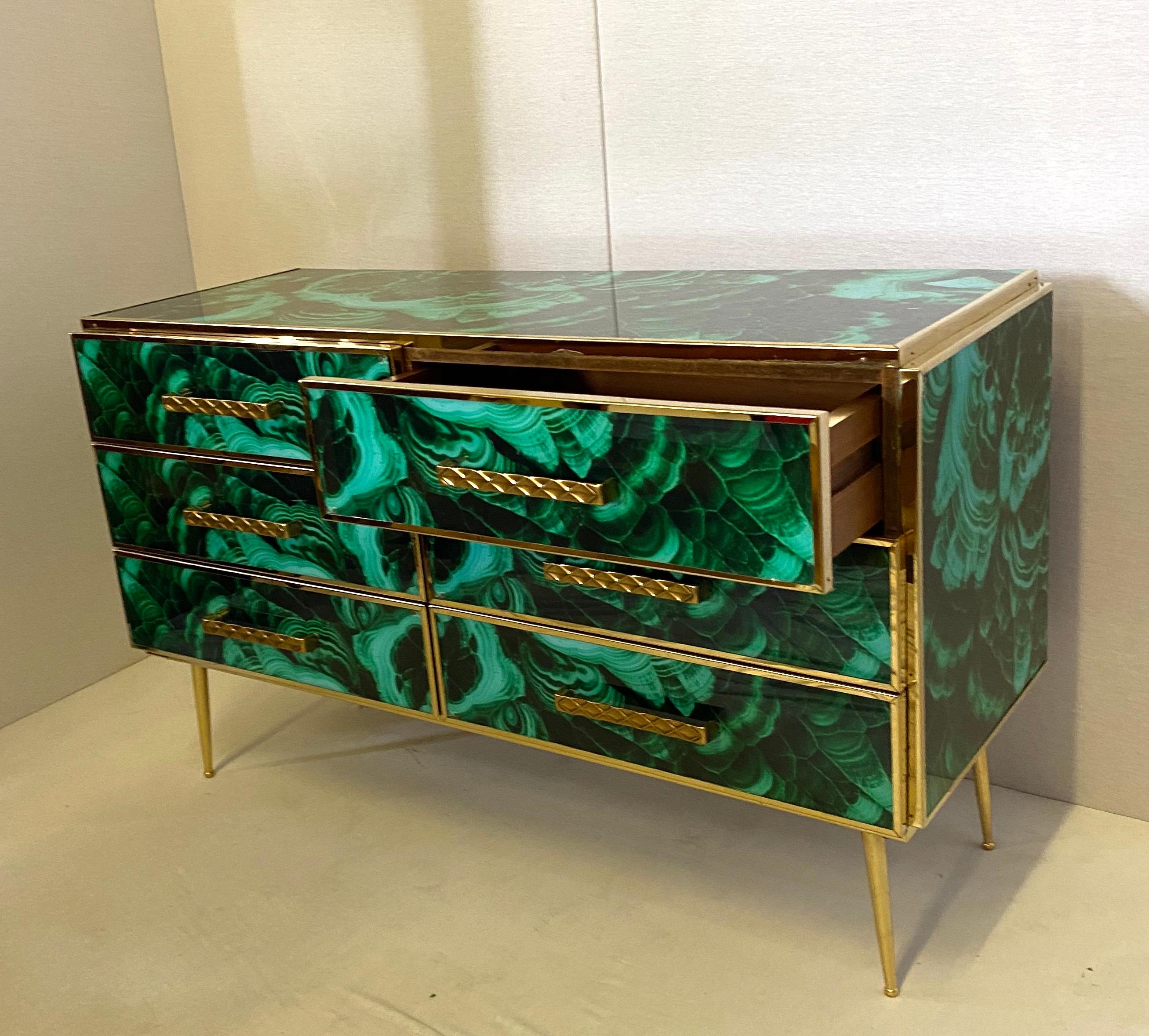 Midcentury Style Brass and Malachite Colored Murano Glass Commode, 2020 In New Condition In Rome, IT