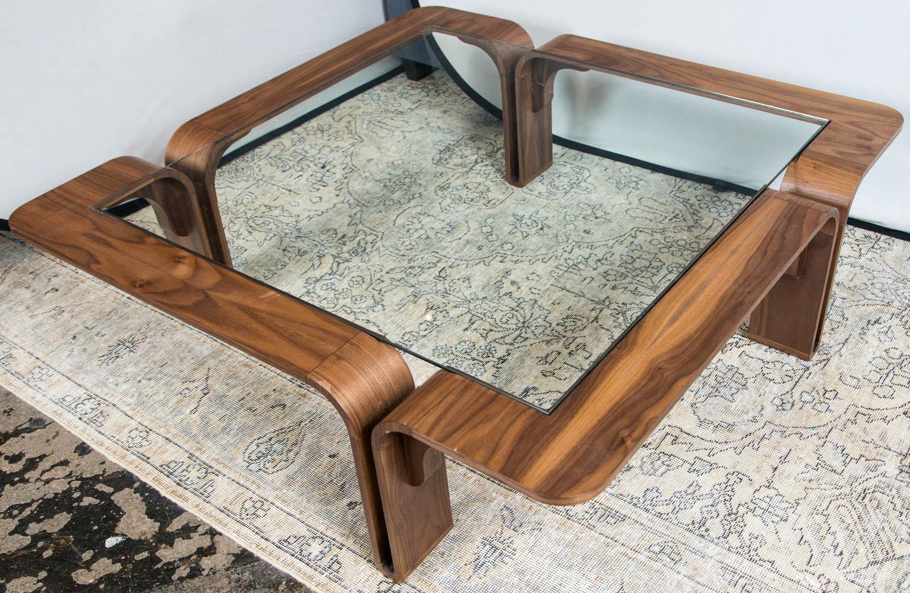 Midcentury Style Coffee Table In New Condition For Sale In Norwalk, CT