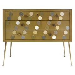 Commode italienne de style mi-siècle en bois, verre coloré et laiton de L.a. Studio