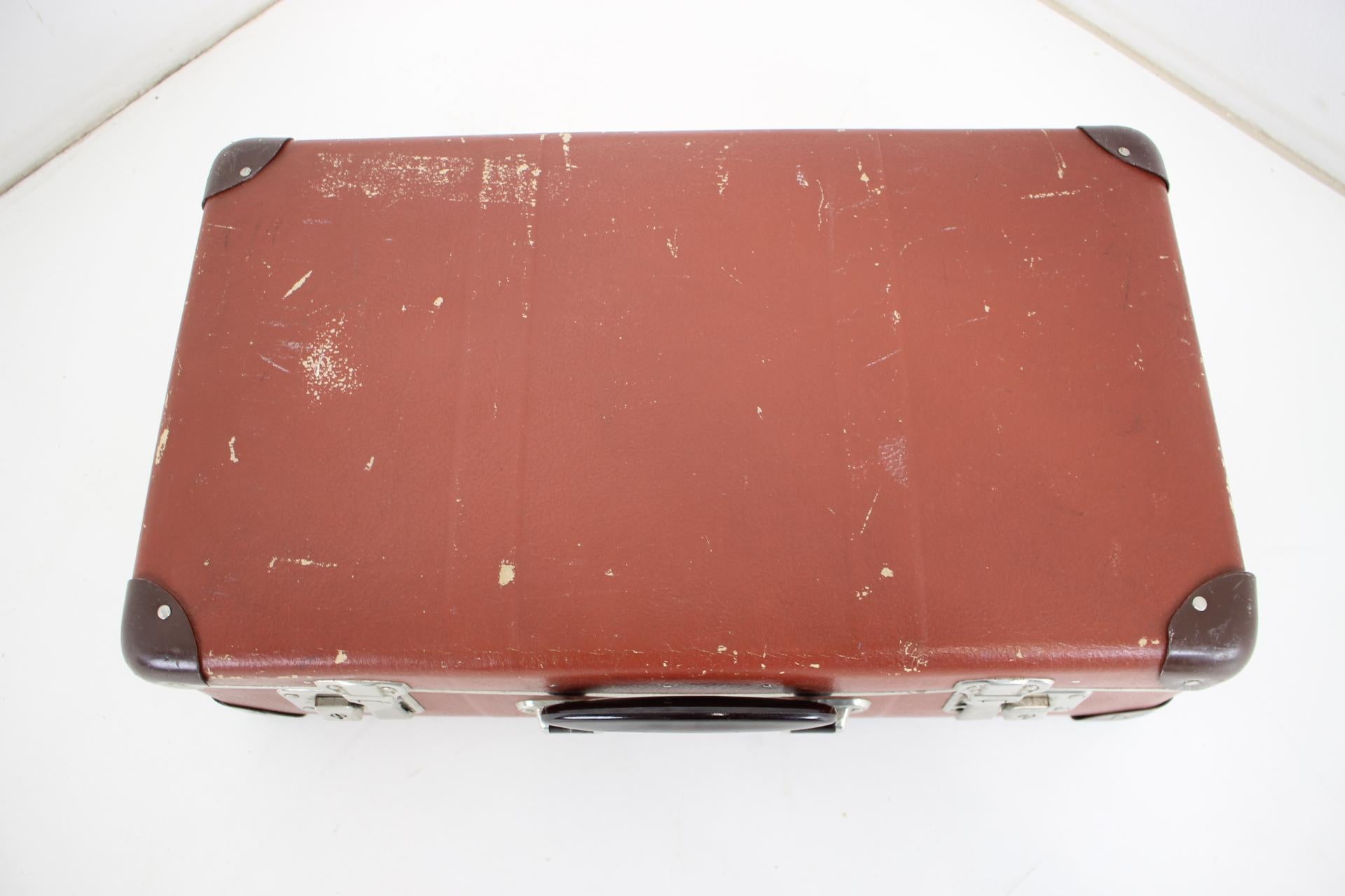 Mid-Century Modern Midcentury Suitcase, circa 1960s For Sale