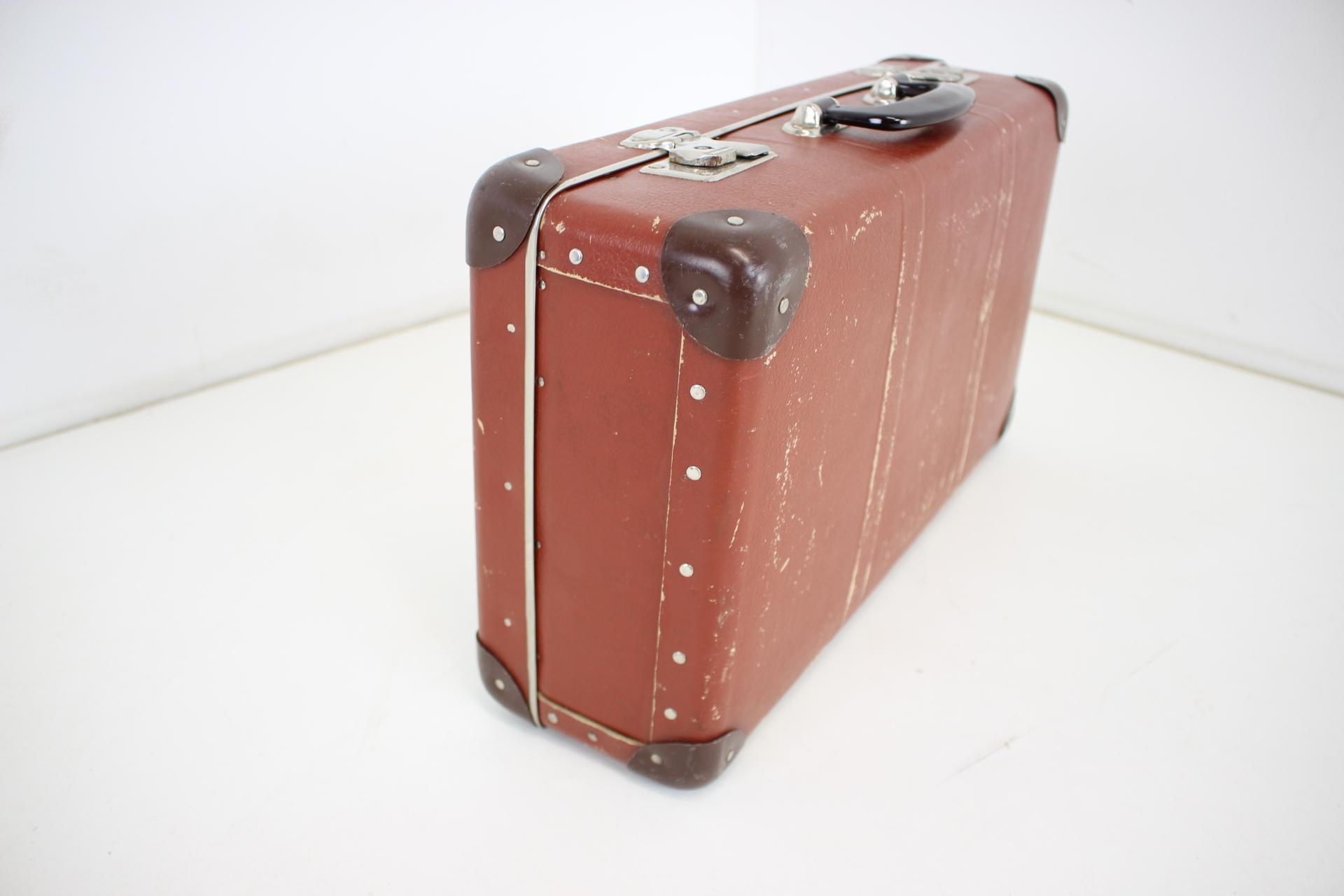 Midcentury Suitcase, circa 1960s In Good Condition For Sale In Praha, CZ