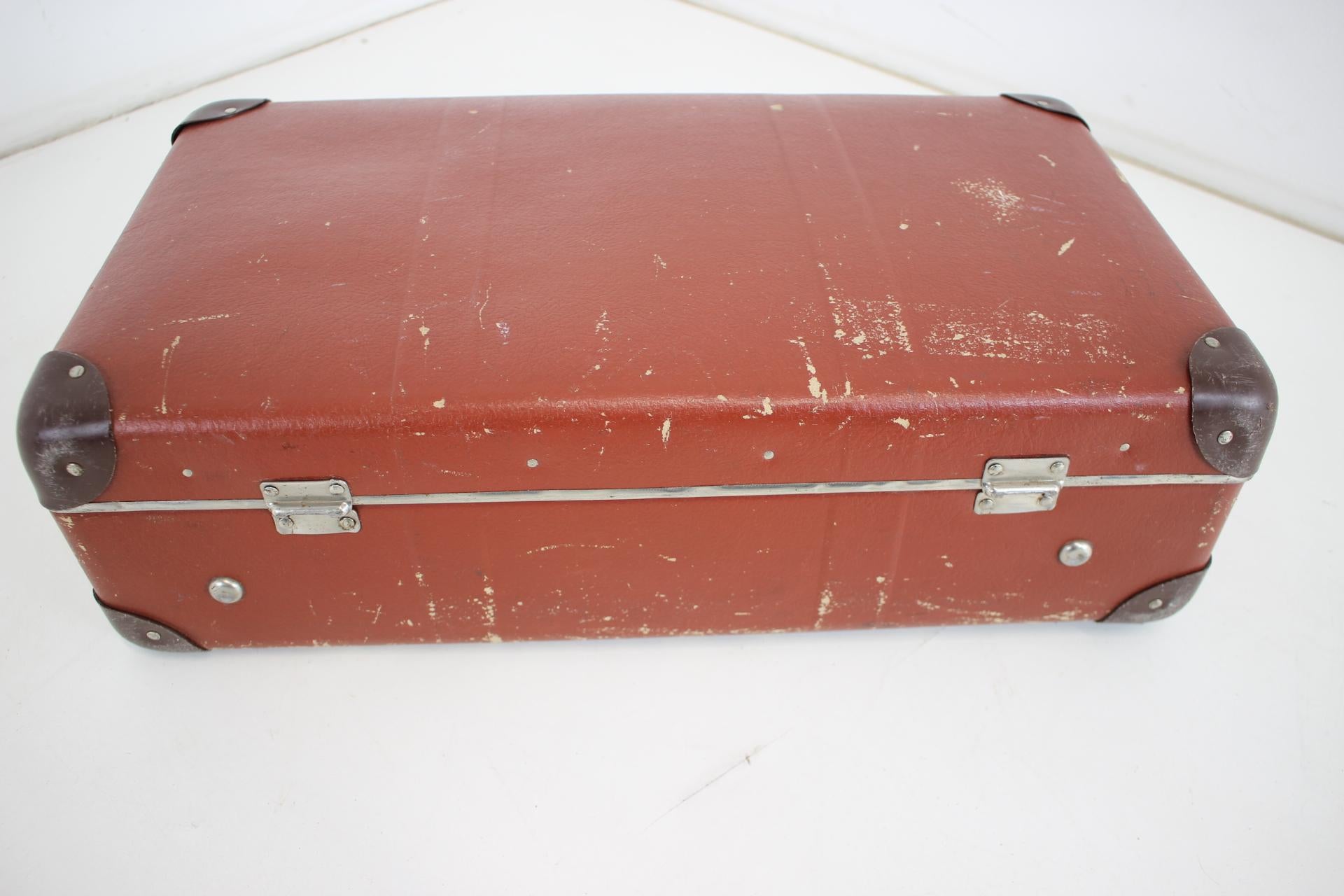 Midcentury Suitcase, circa 1960s For Sale 1